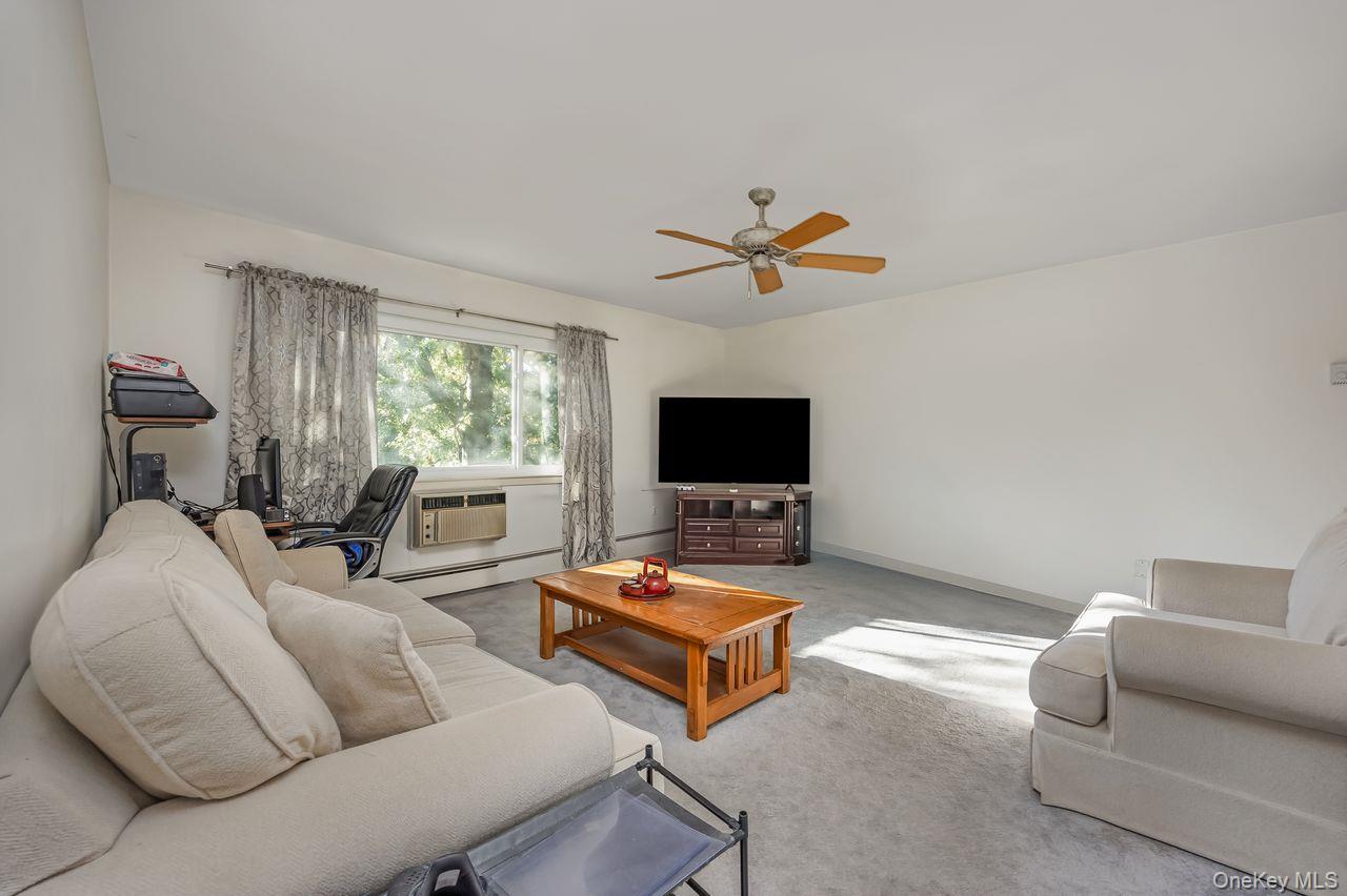 56 Richmond Boulevard # 2B, Ronkonkoma, NY 11779