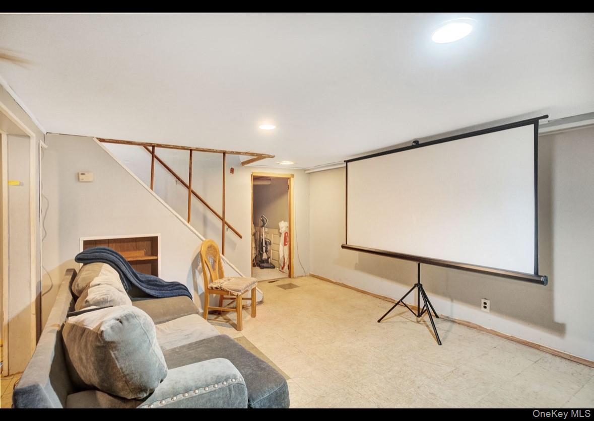 1024 Mahopac, West Hempstead, NY 11552