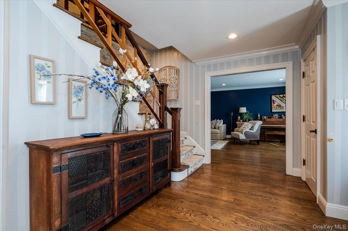 75 Karol Place, Muttontown, NY 11753