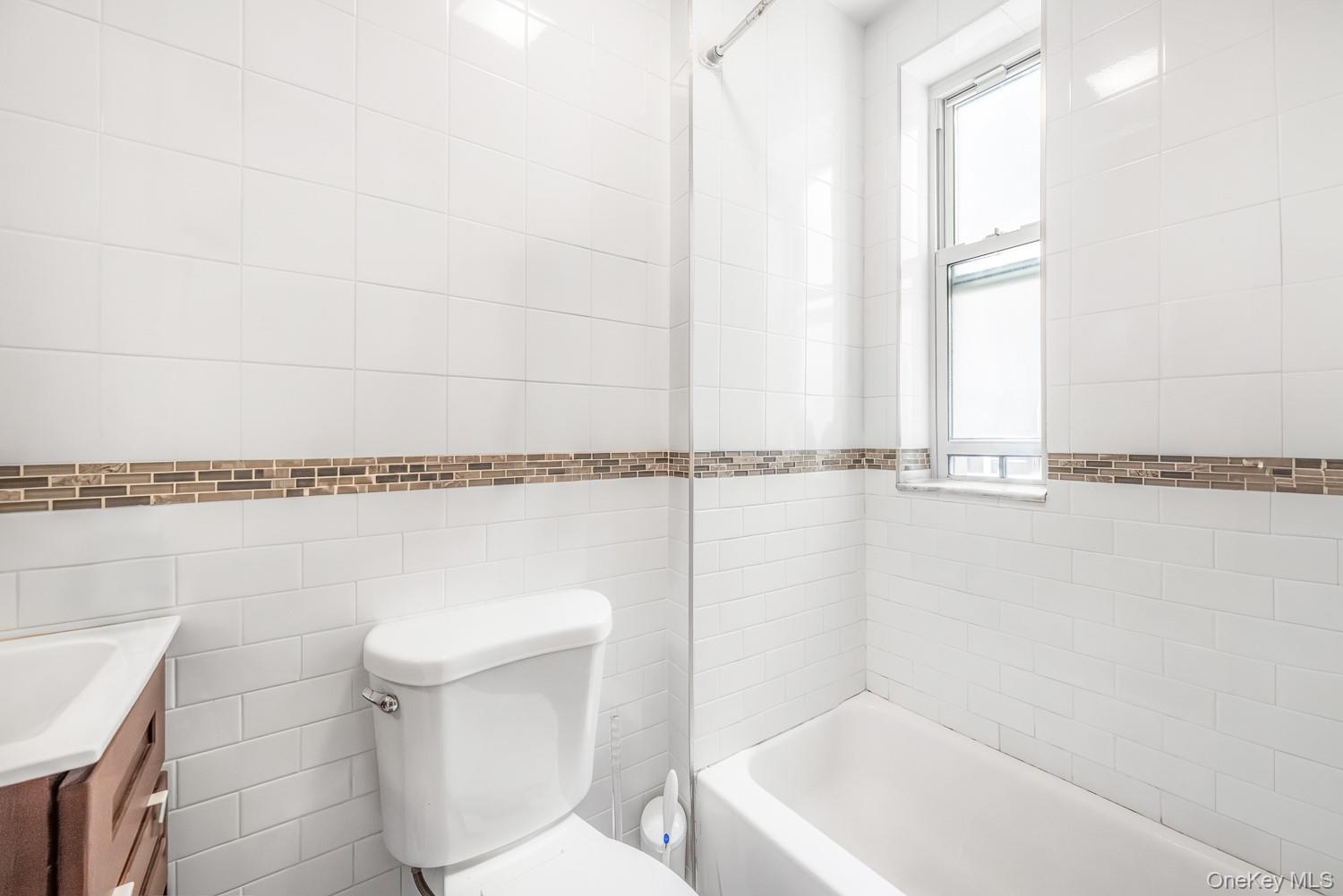 43-16 25th Avenue, Astoria, NY 11103