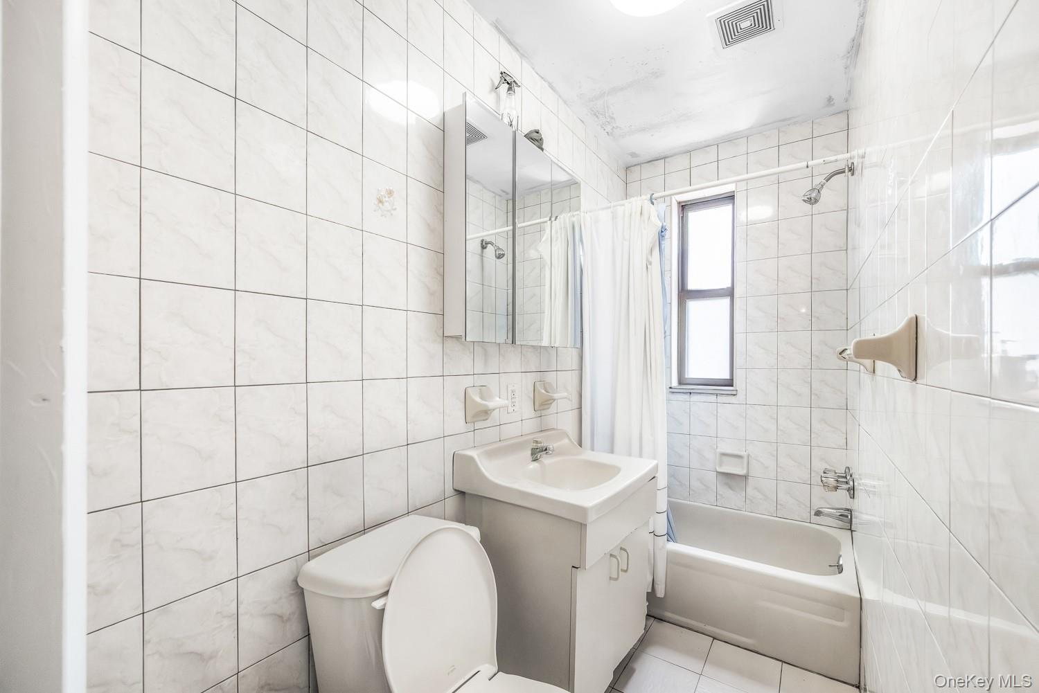 43-16 25th Avenue, Astoria, NY 11103