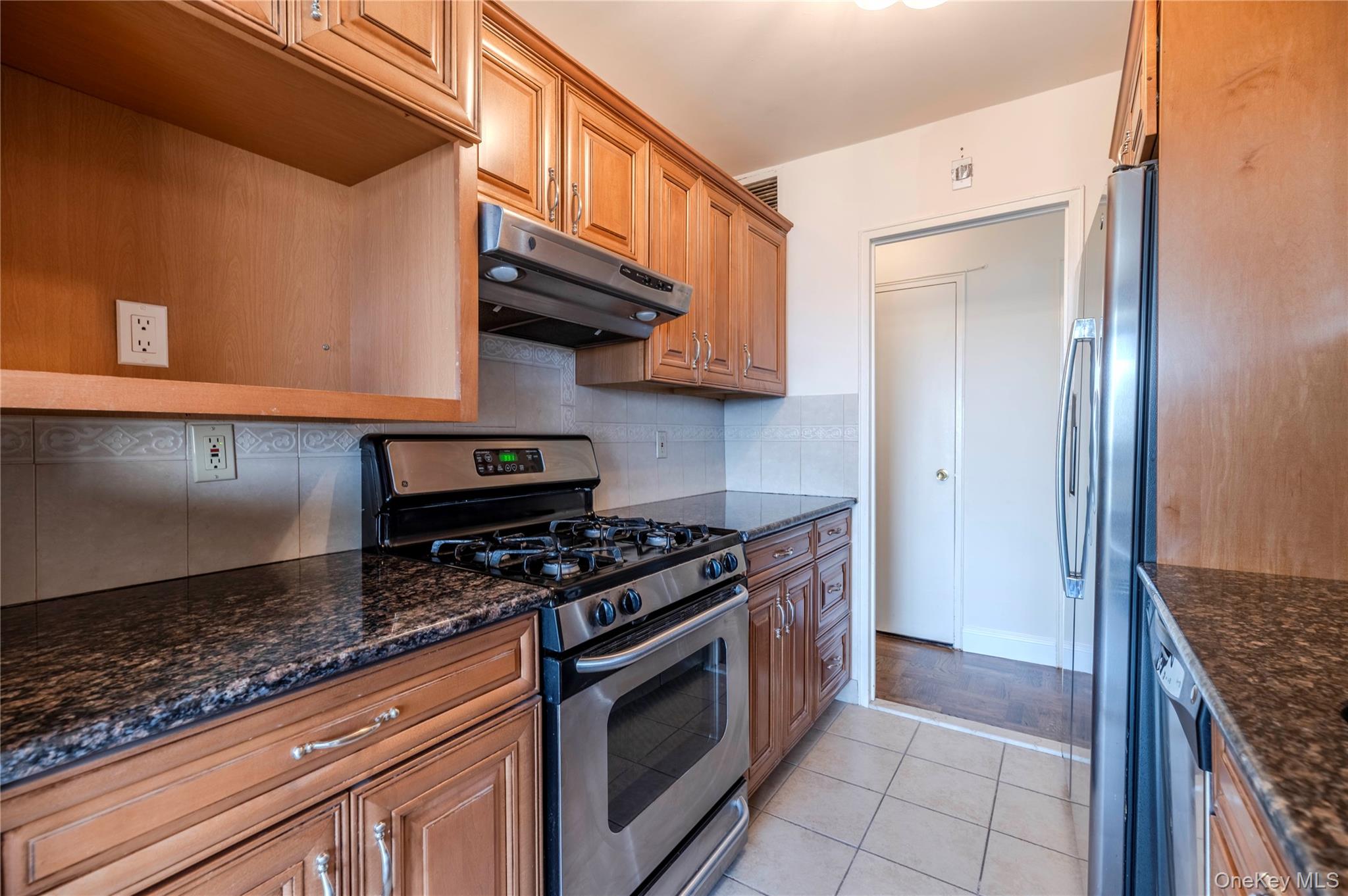 166-25 Powells Cove Boulevard # 10G, Whitestone, NY 11357