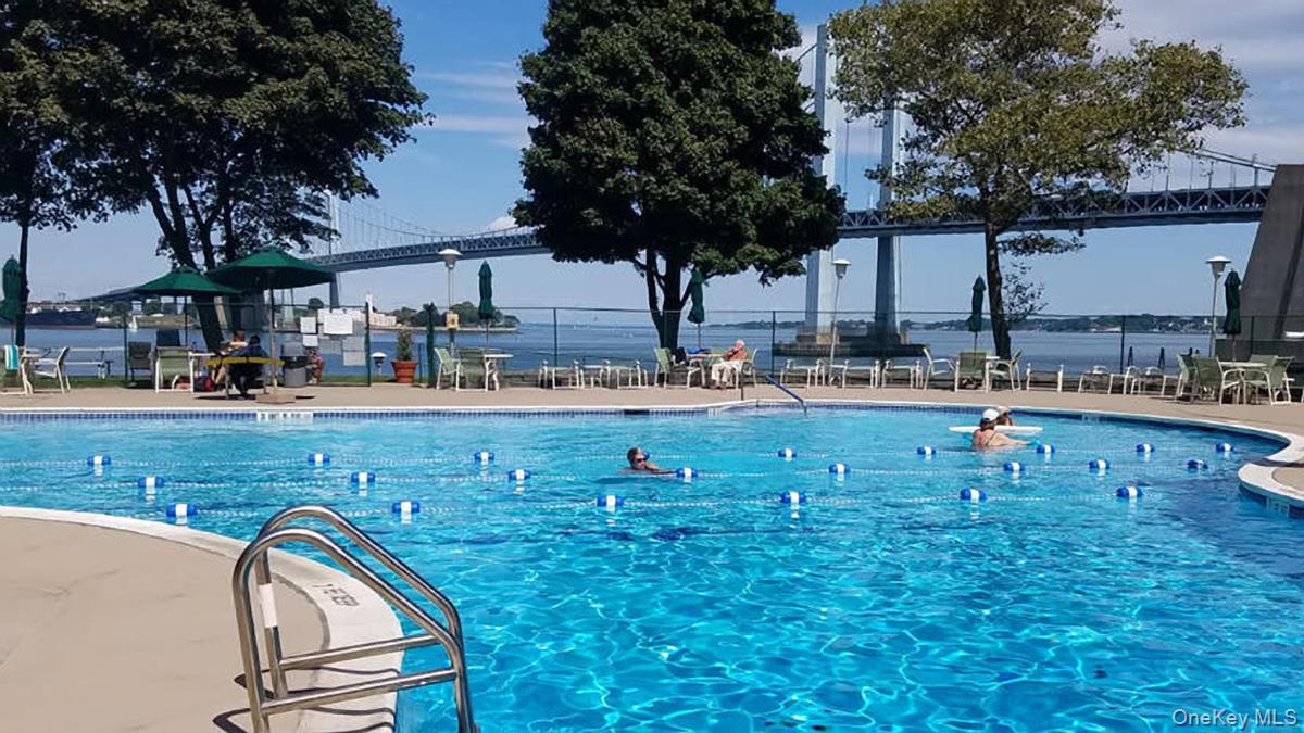 166-25 Powells Cove Boulevard # 10G, Whitestone, NY 11357