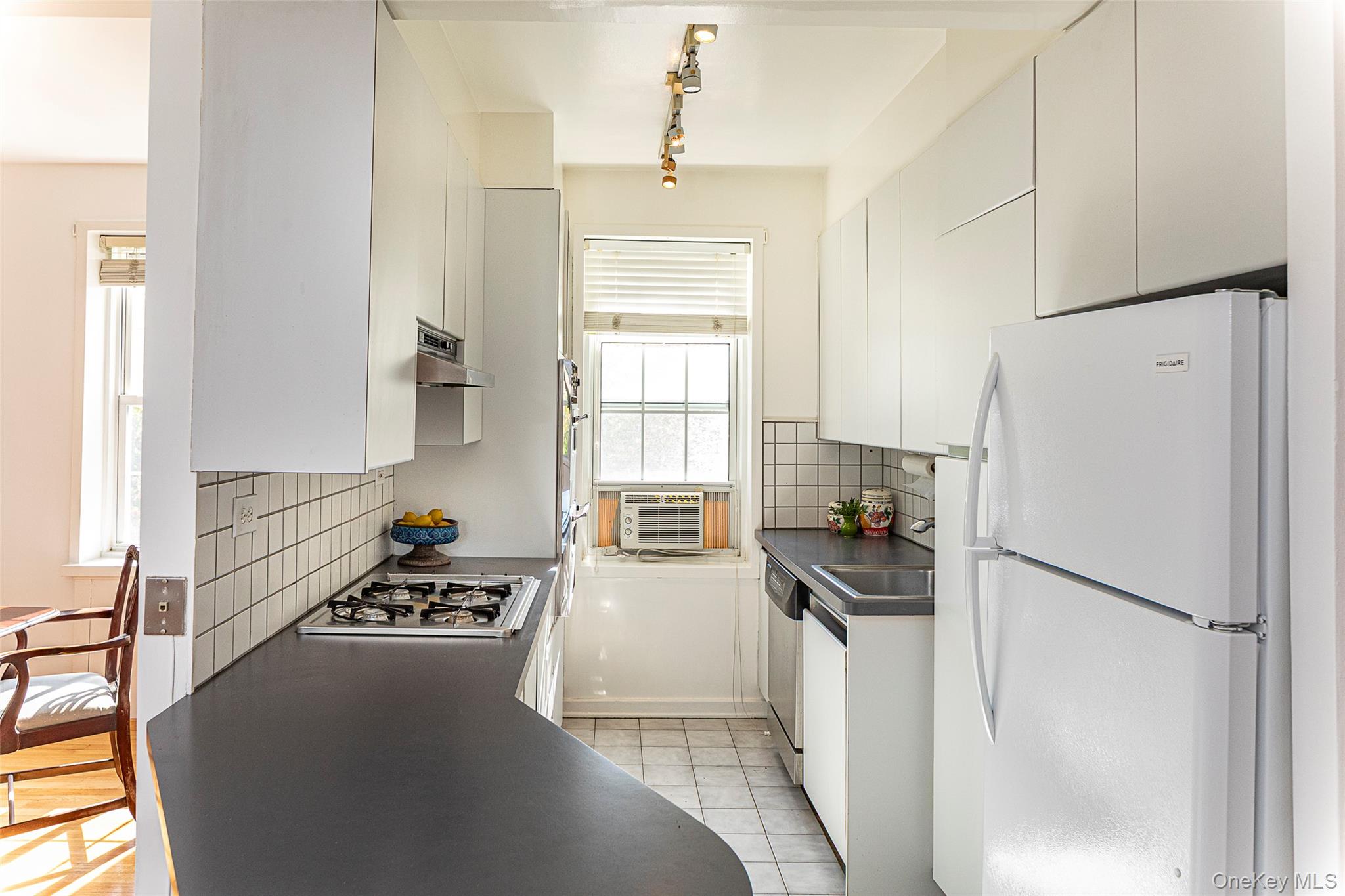 3 Midland Gardens # 3K, Bronxville, NY 10708