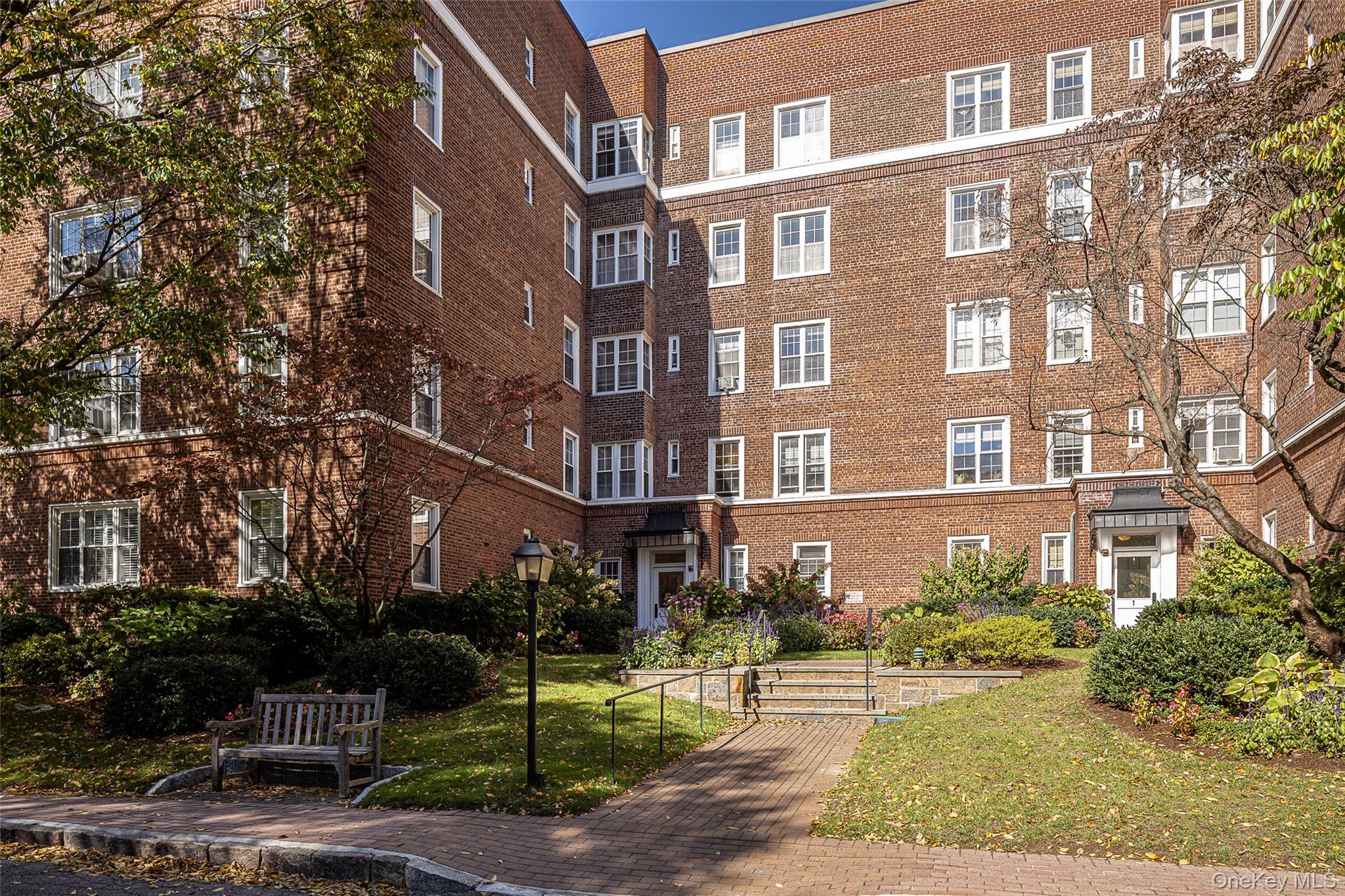 3 Midland Gardens # 3K, Bronxville, NY 10708