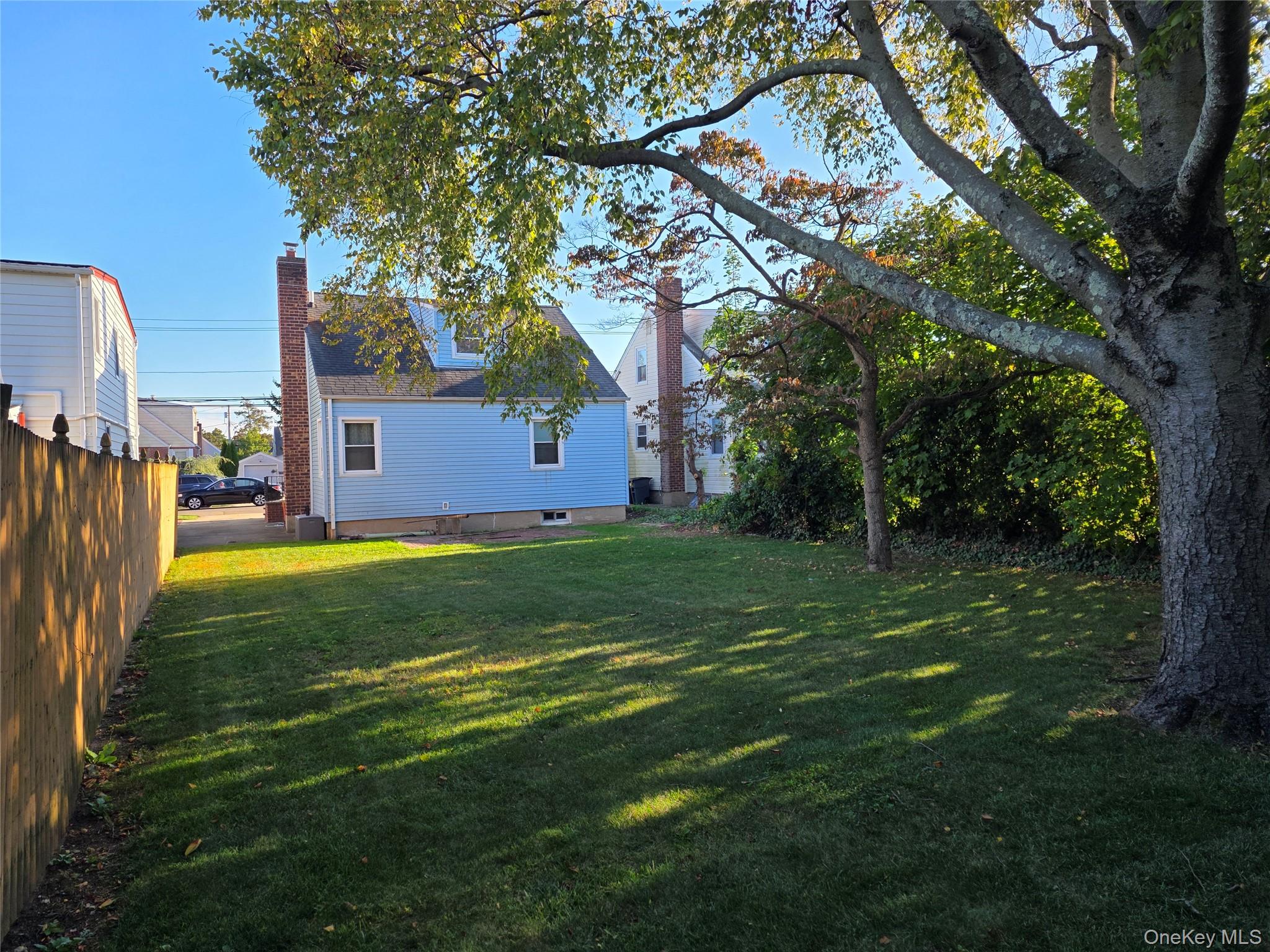 220 Raff Avenue, Mineola, NY 11501