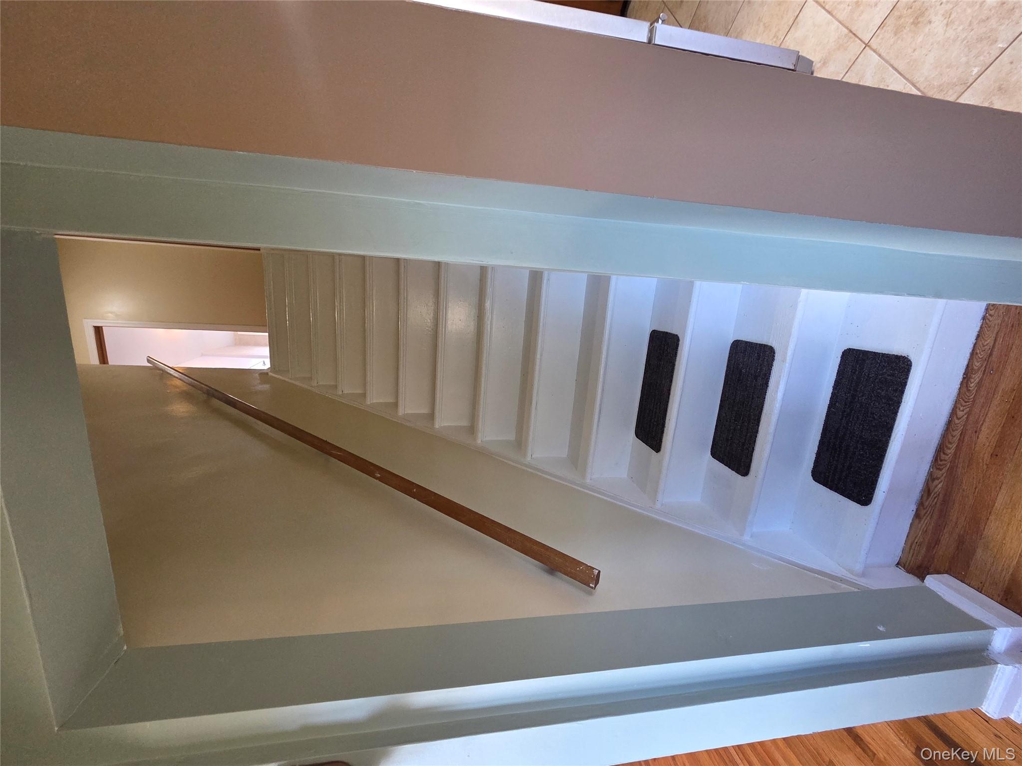 220 Raff Avenue, Mineola, NY 11501