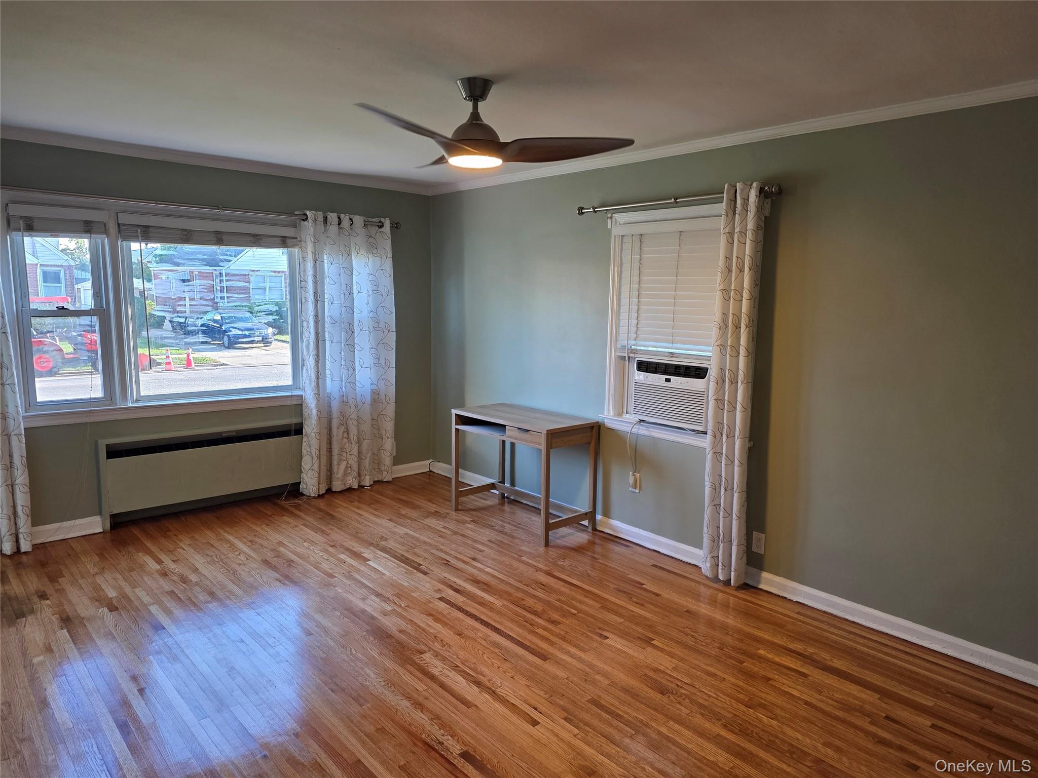 220 Raff Avenue, Mineola, NY 11501