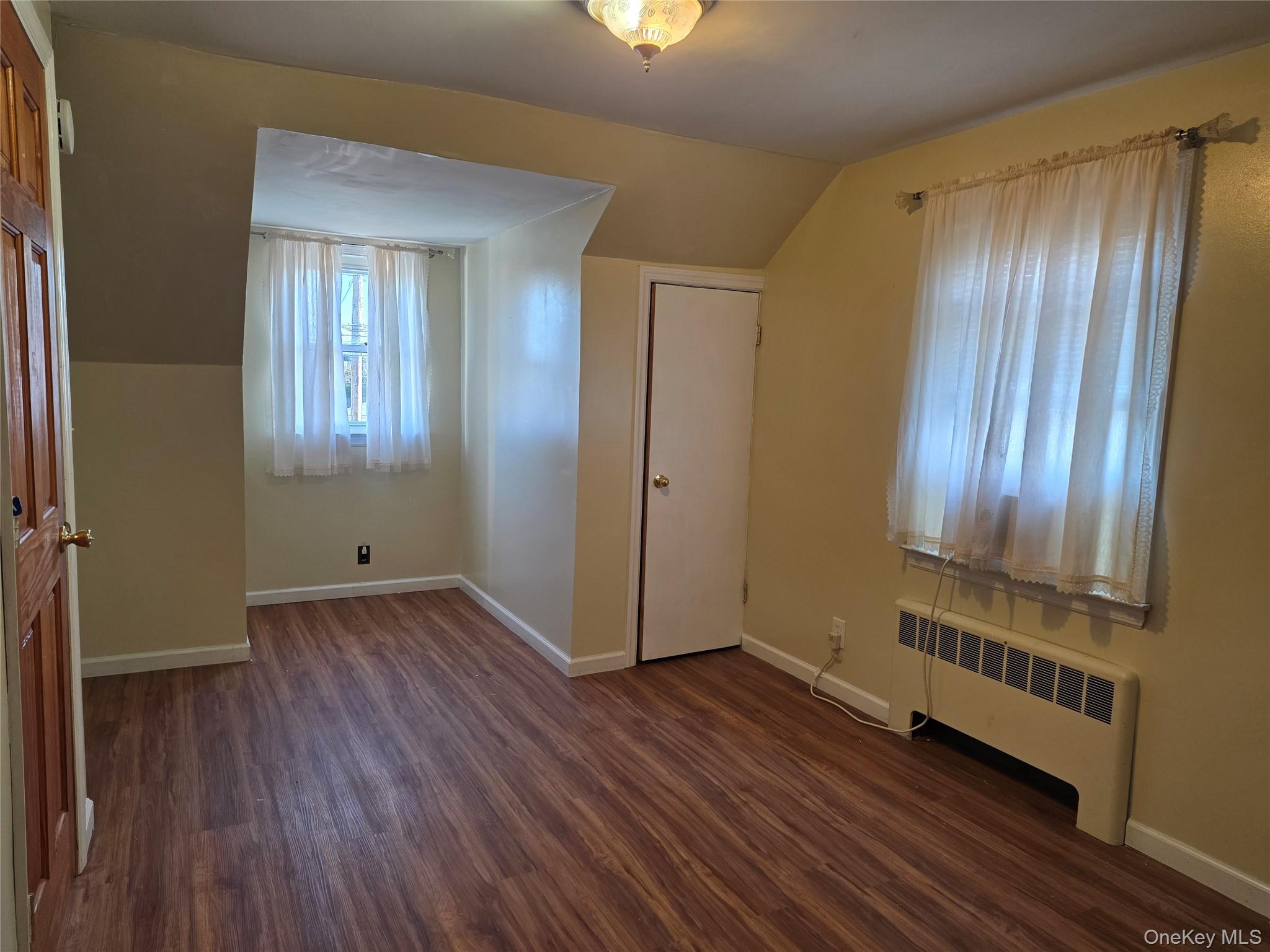 220 Raff Avenue, Mineola, NY 11501