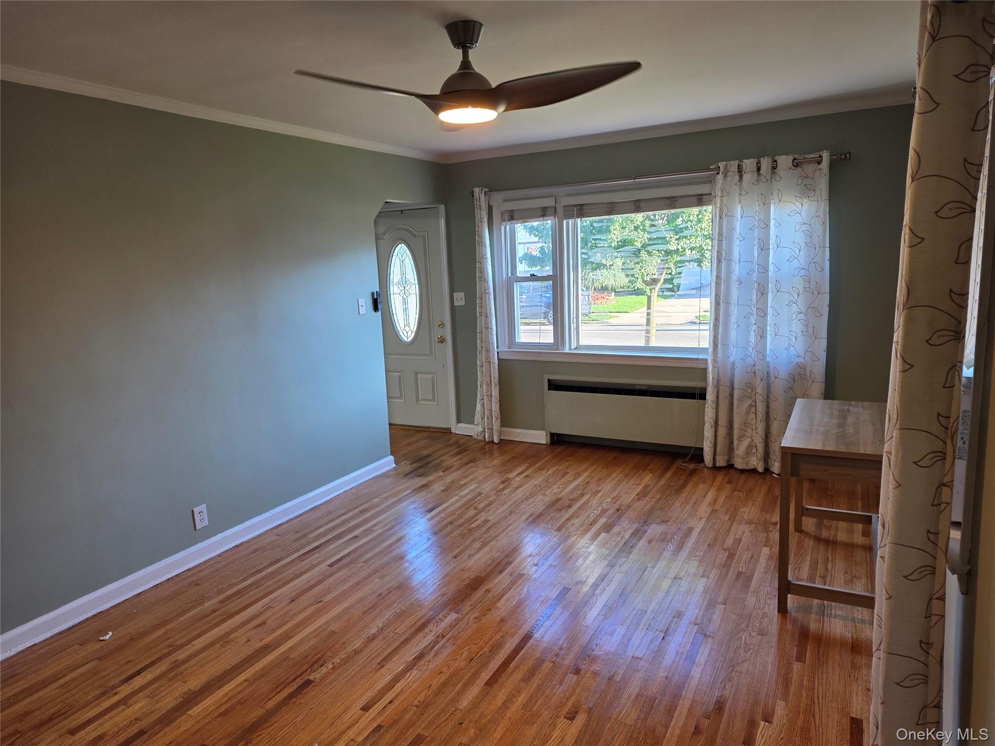 220 Raff Avenue, Mineola, NY 11501