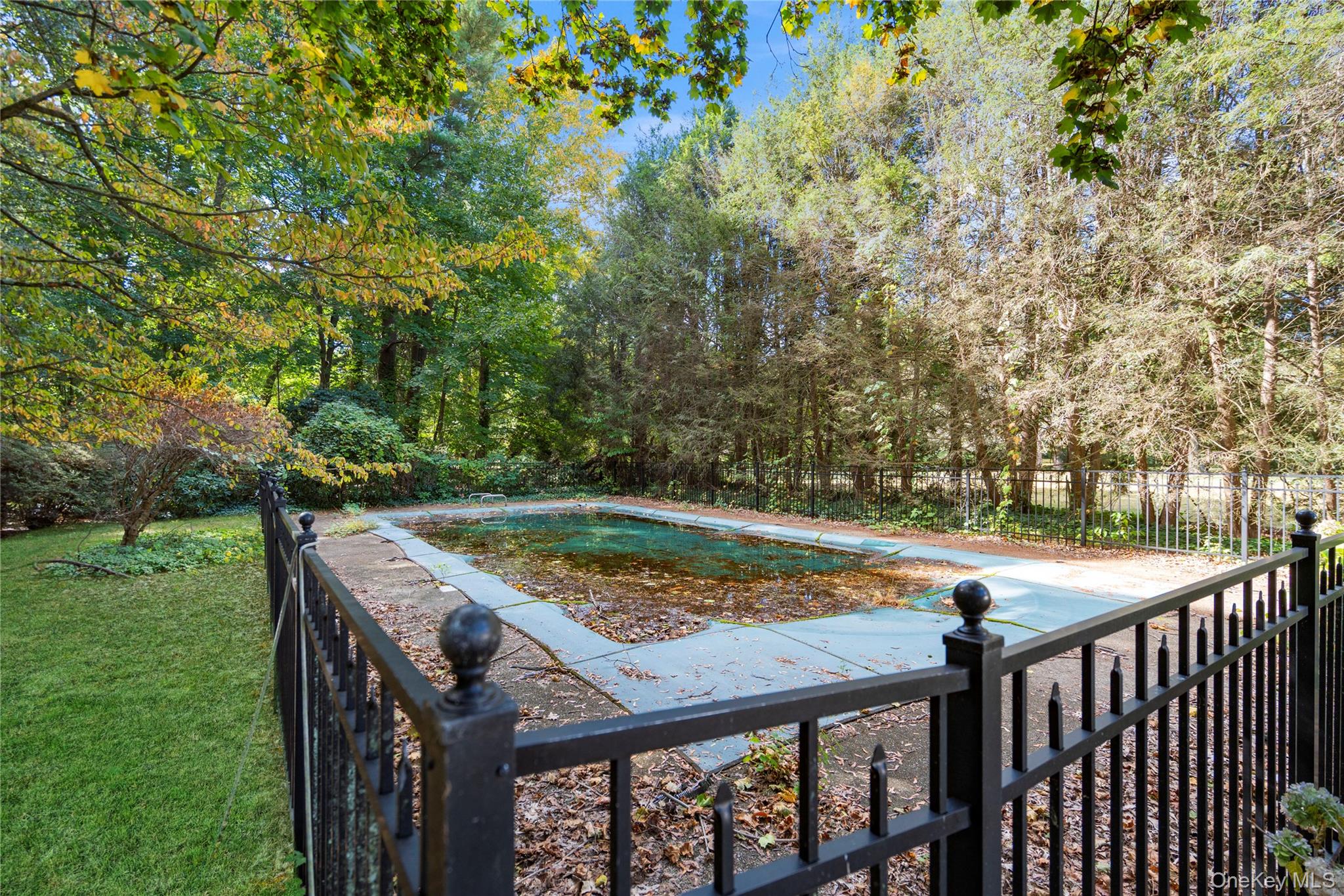 897 Ripley Lane, Muttontown, NY 11771