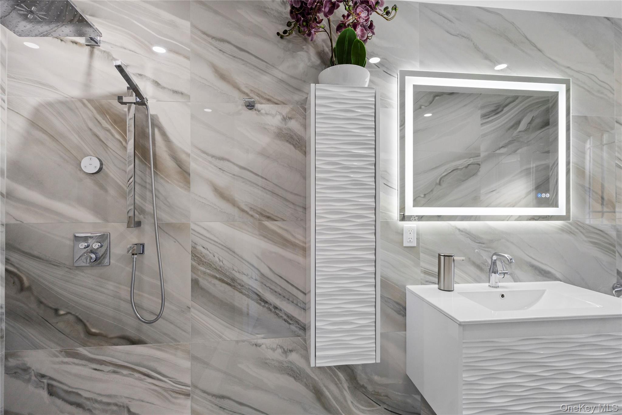 897 Ripley Lane, Muttontown, NY 11771