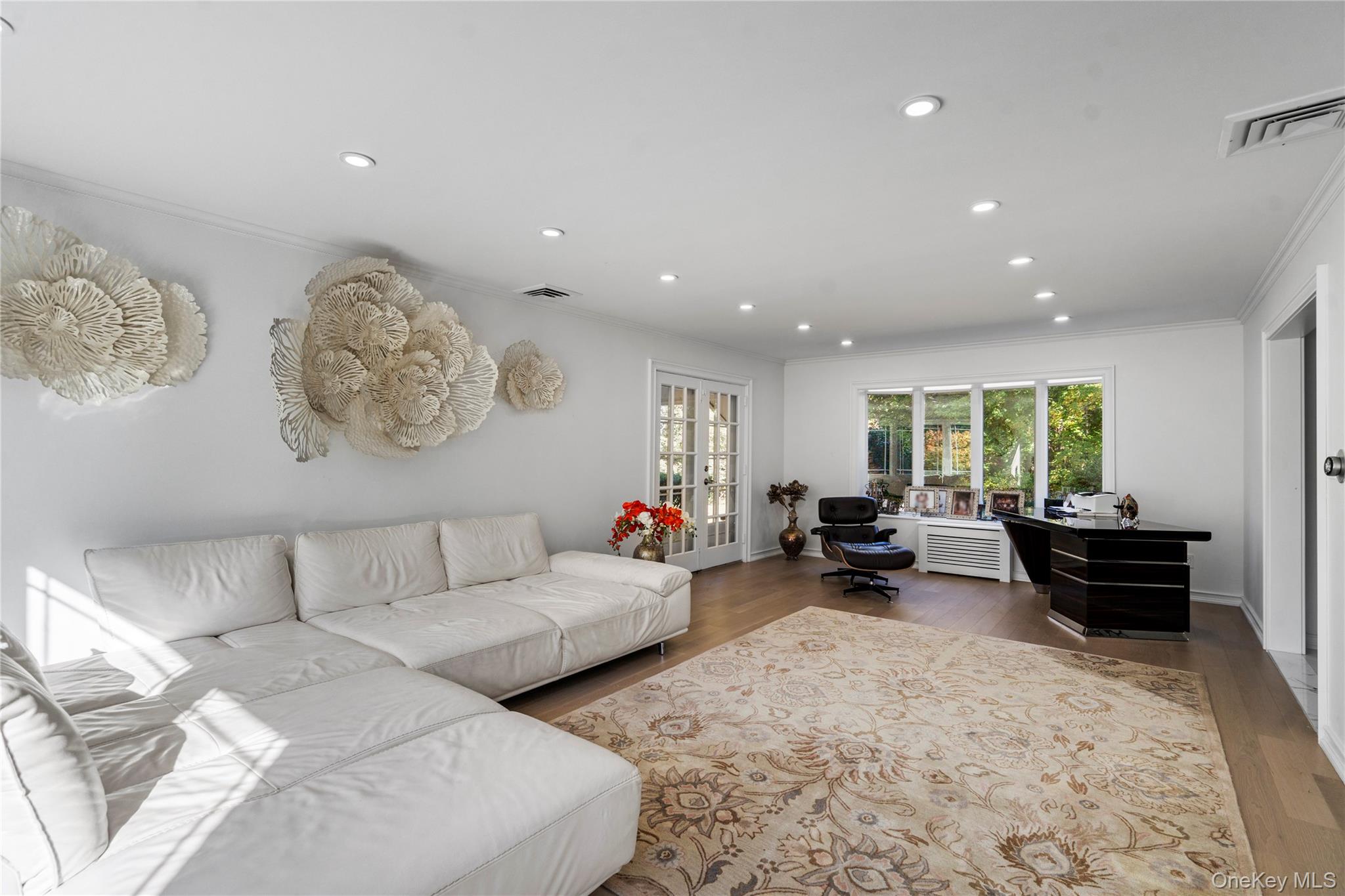 897 Ripley Lane, Muttontown, NY 11771