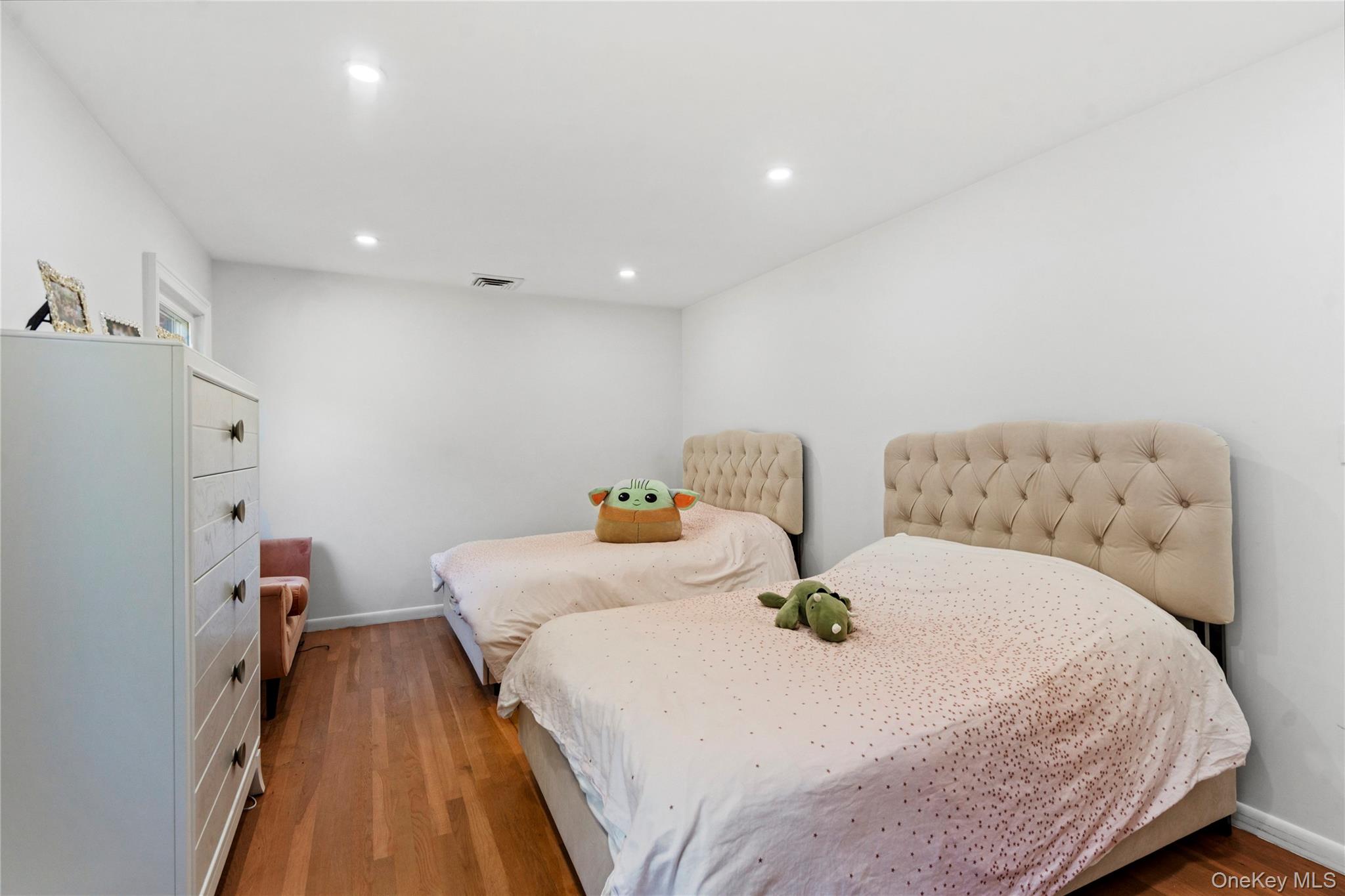 897 Ripley Lane, Muttontown, NY 11771