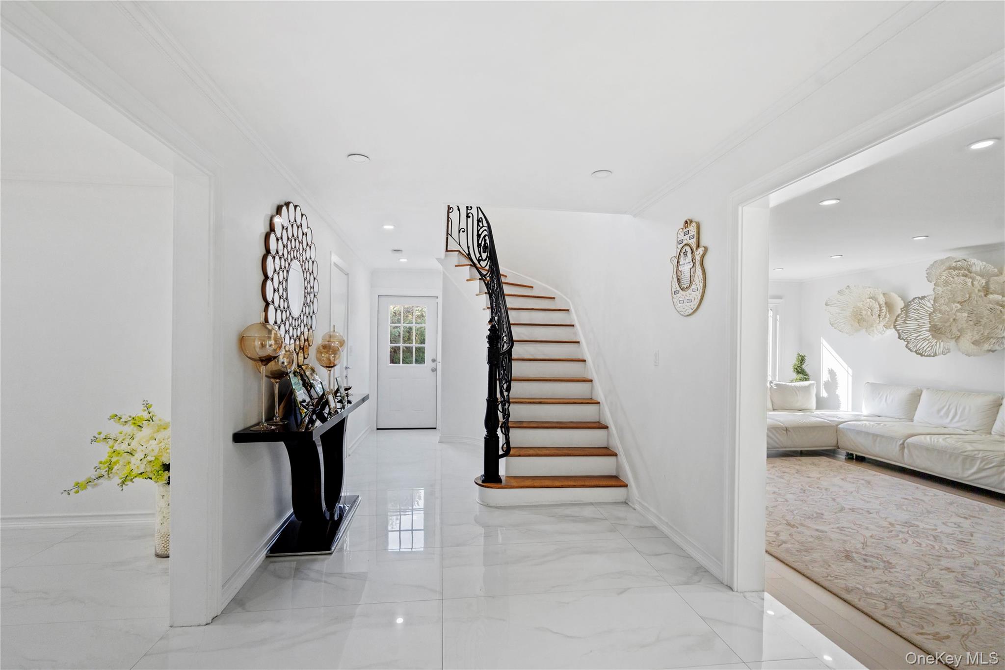 897 Ripley Lane, Muttontown, NY 11771