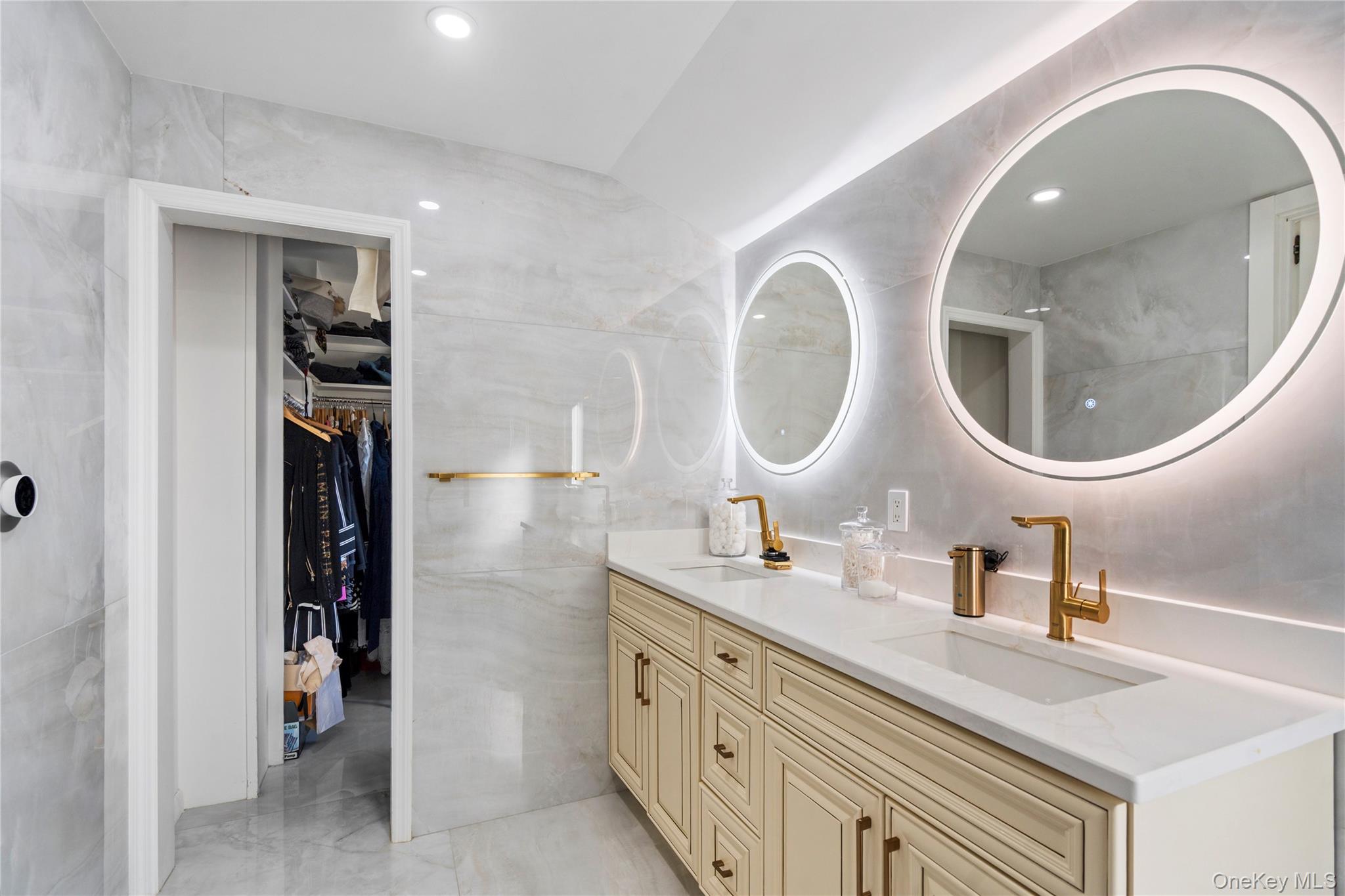 897 Ripley Lane, Muttontown, NY 11771