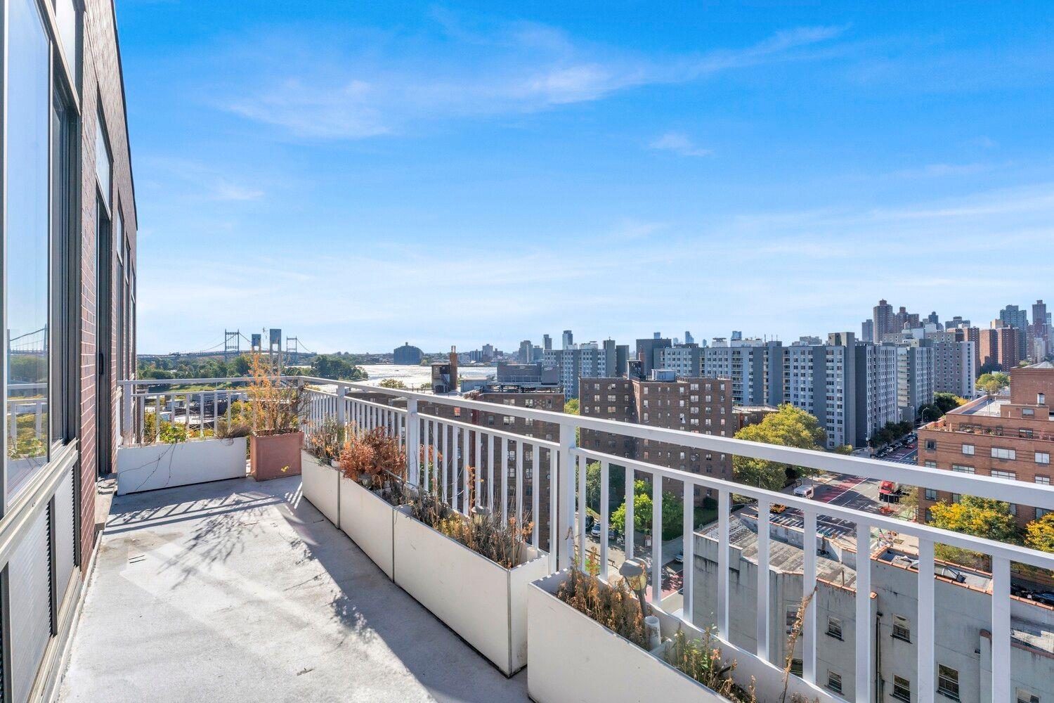 353 E 104TH Street # PH2, New York (Manhattan), NY 10029