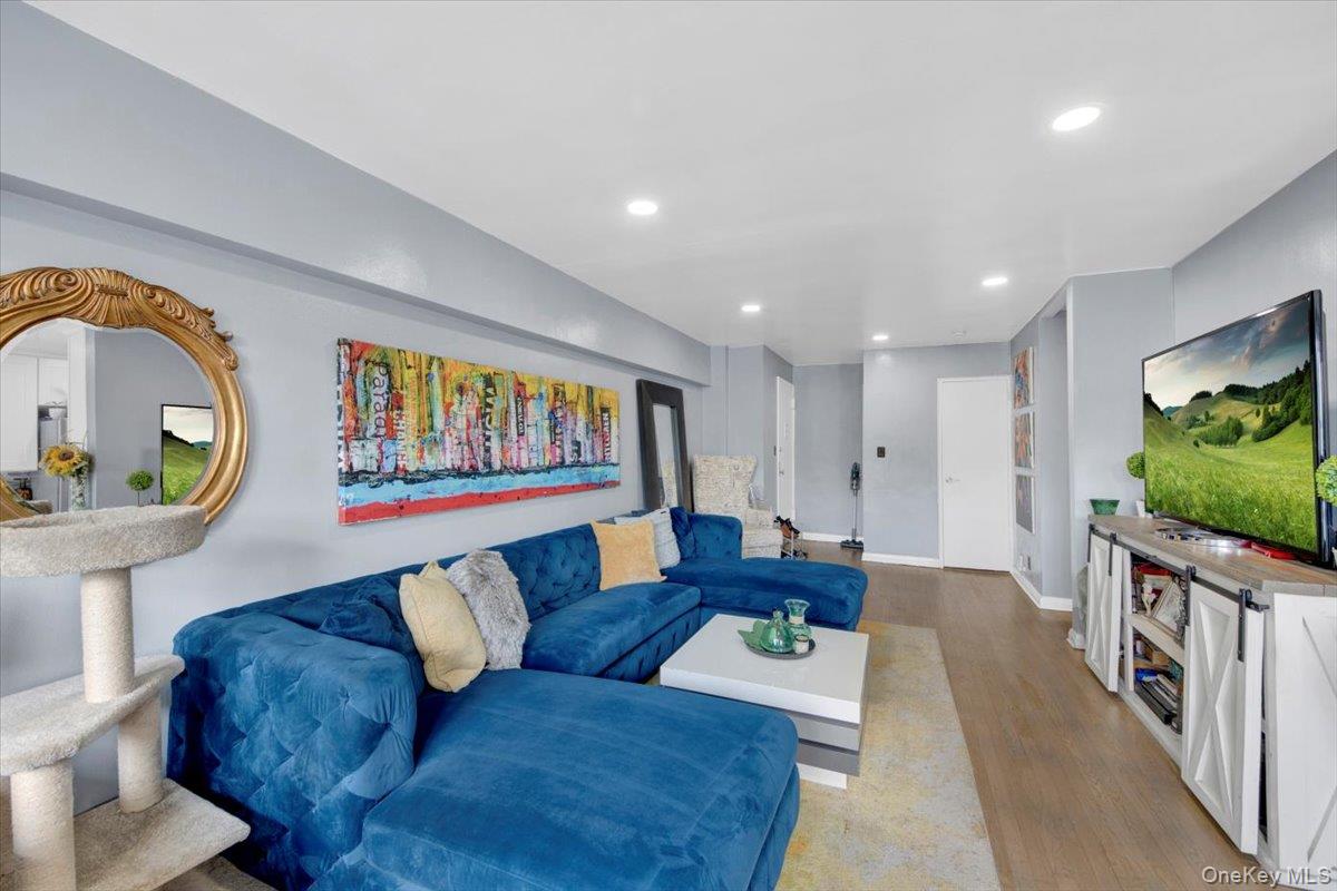 610 Waring # 4F, Bronx, NY 10467