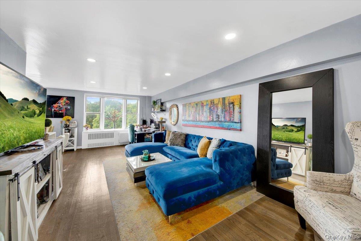 610 Waring # 4F, Bronx, NY 10467