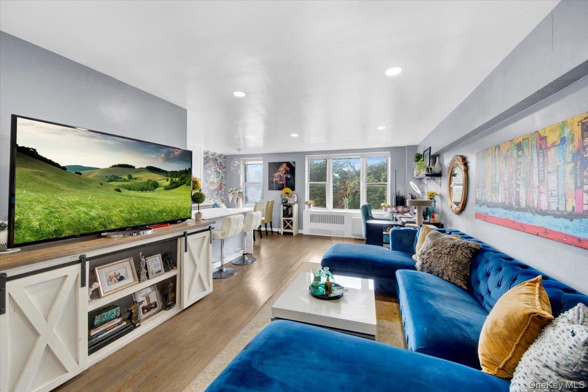 610 Waring # 4F, Bronx, NY 10467