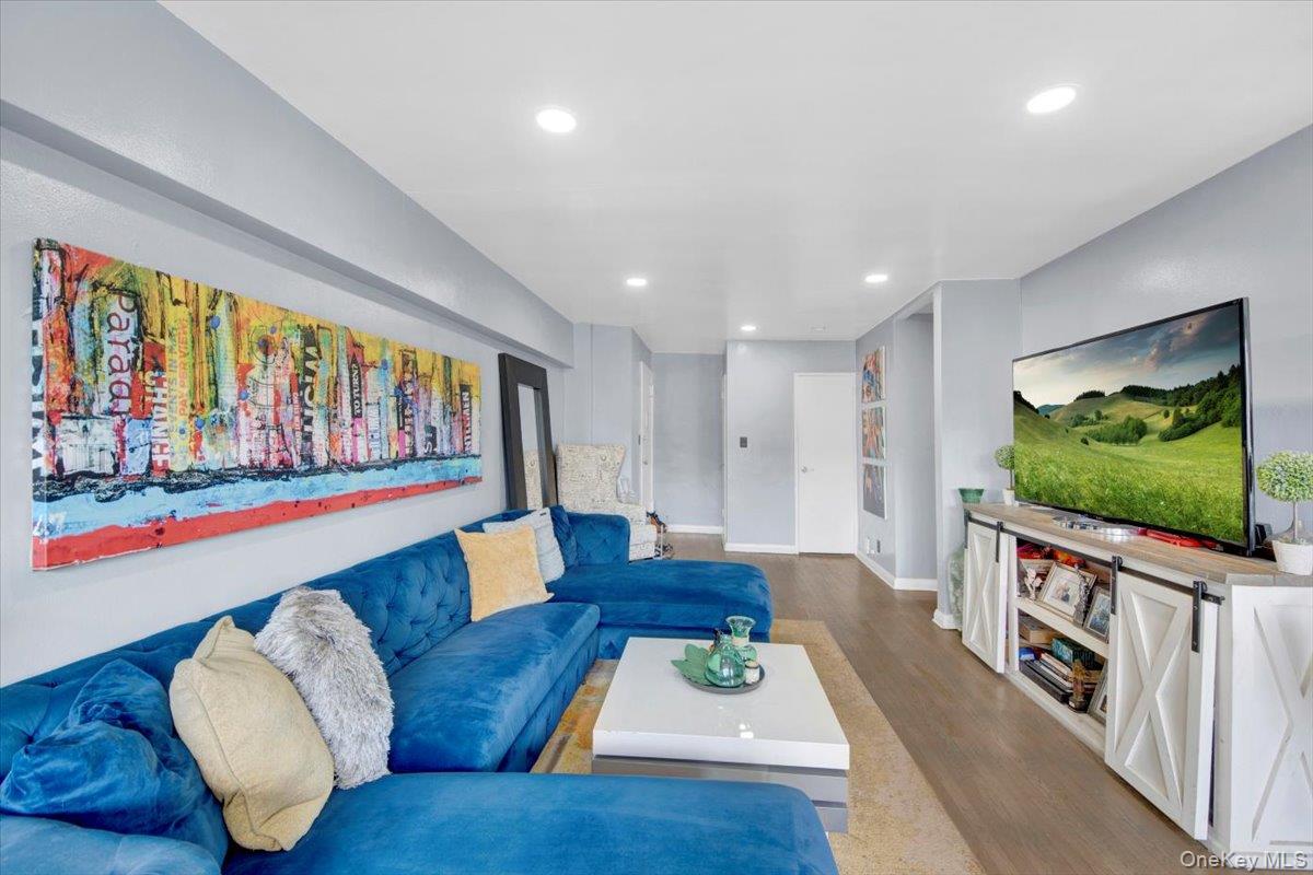 610 Waring # 4F, Bronx, NY 10467