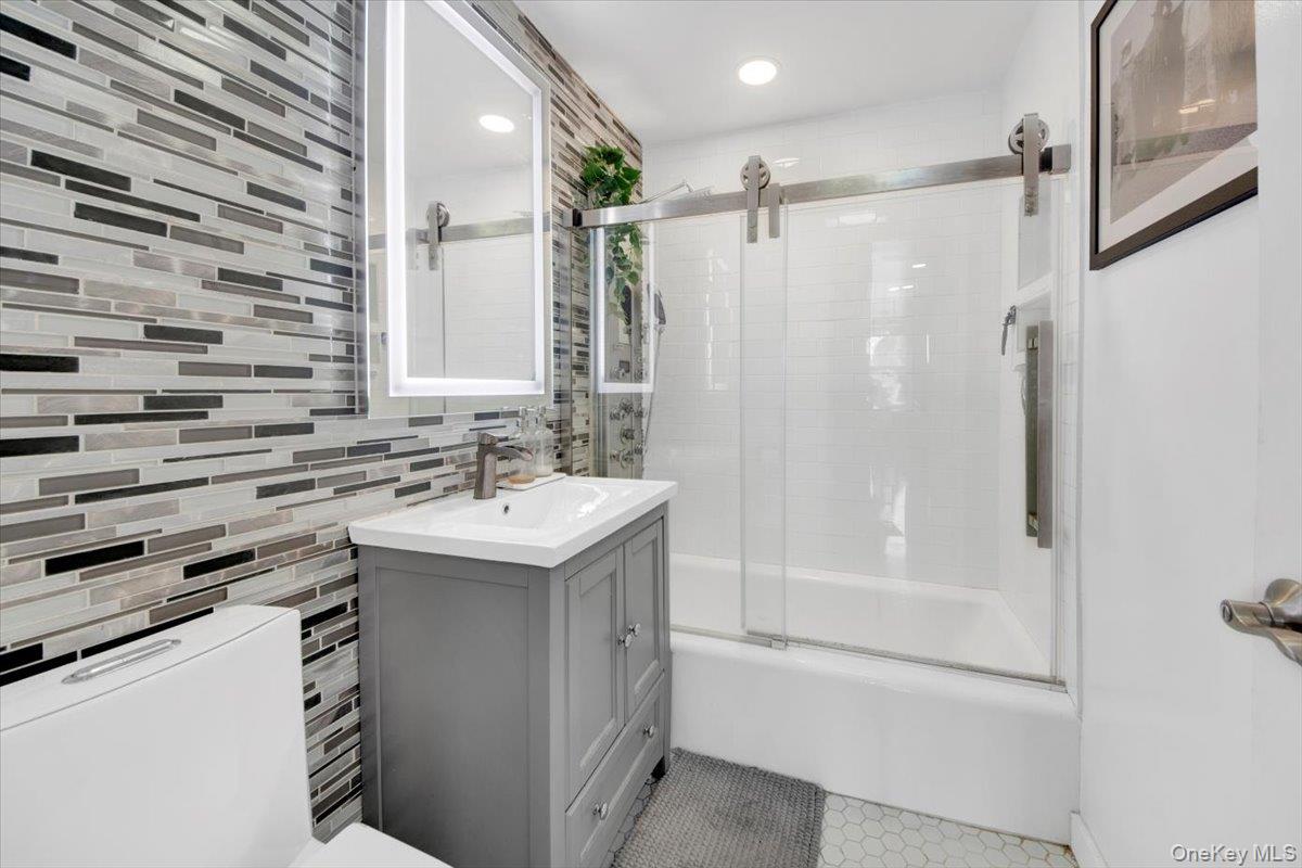 610 Waring # 4F, Bronx, NY 10467