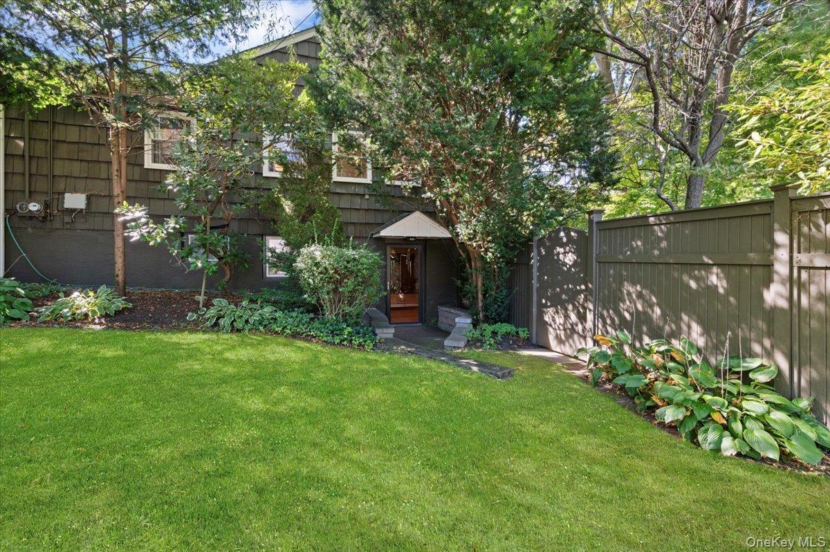 71 Cove Road, Huntington, NY 11743