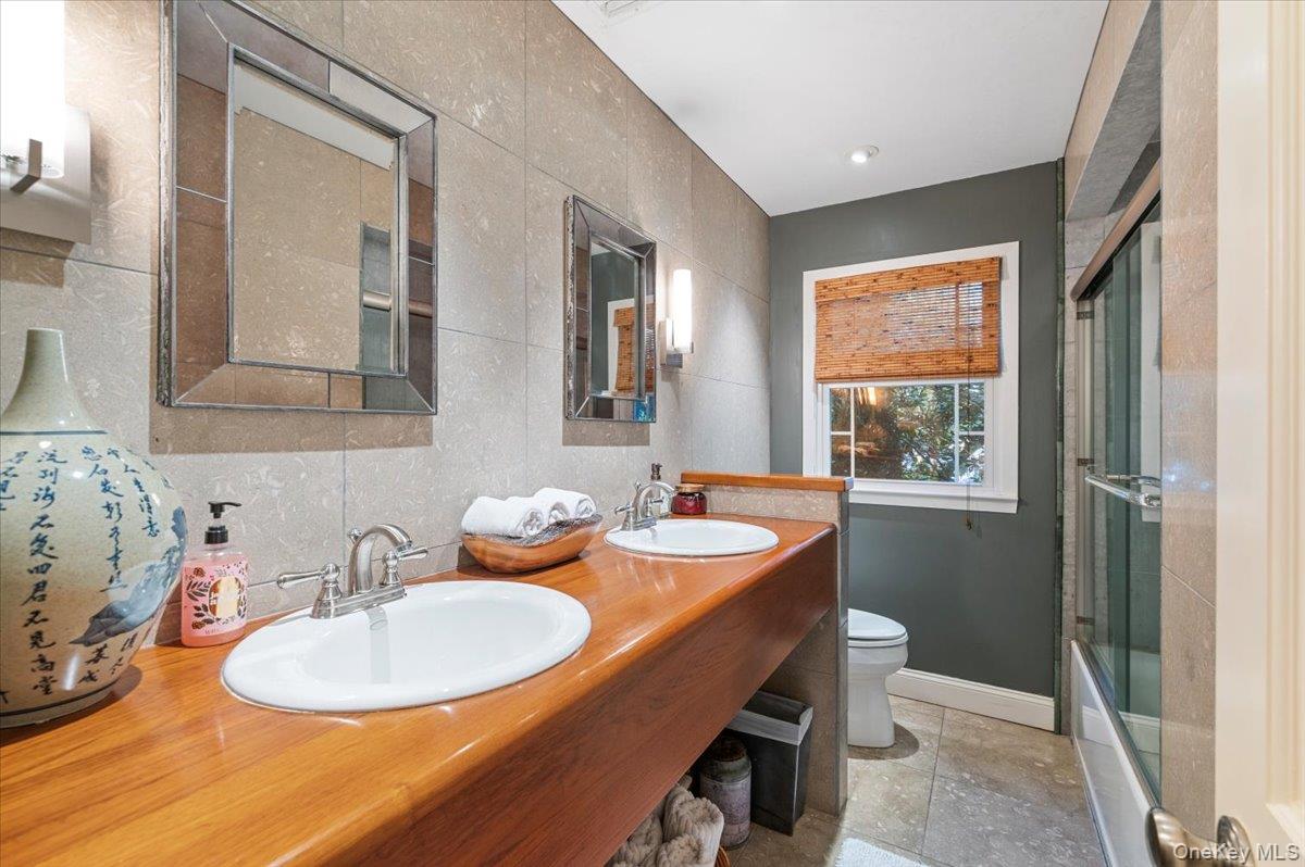 71 Cove Road, Huntington, NY 11743