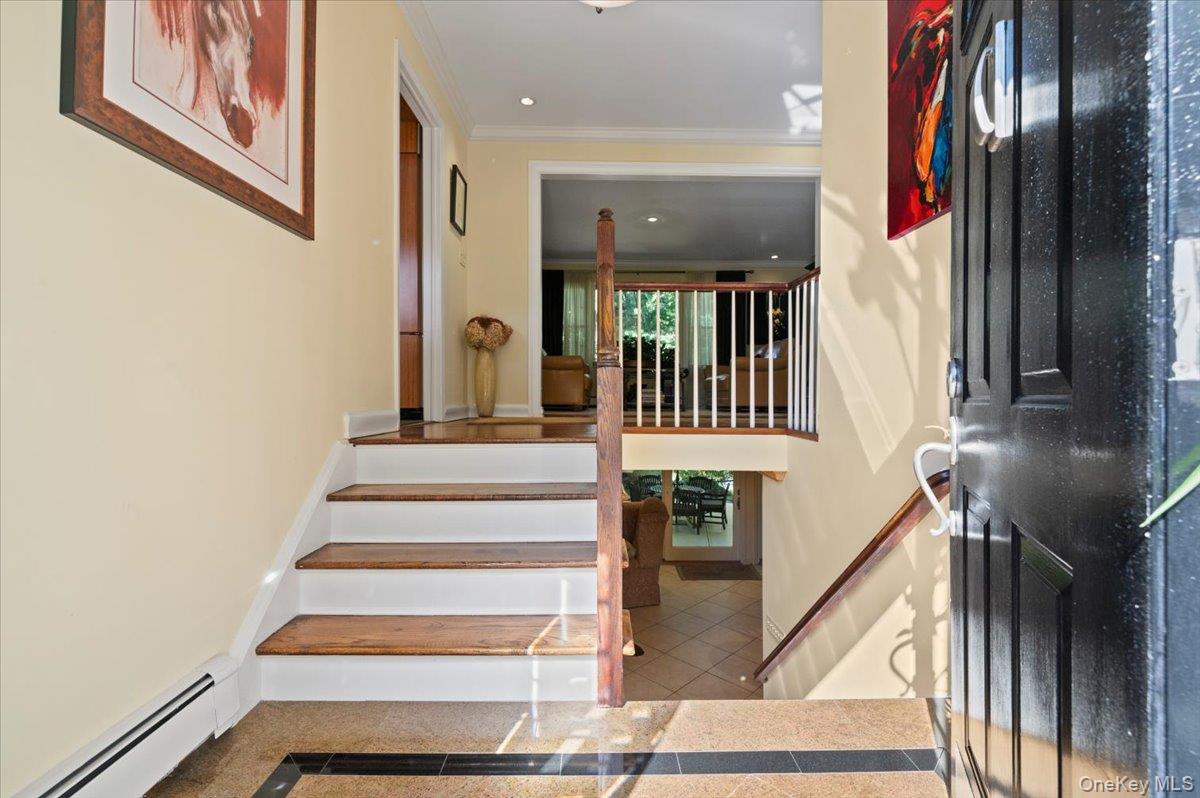 71 Cove Road, Huntington, NY 11743