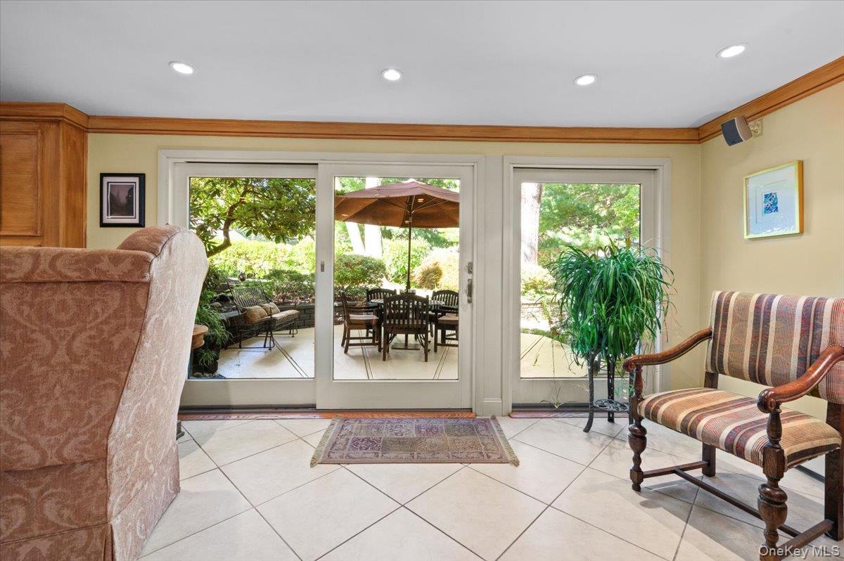 71 Cove Road, Huntington, NY 11743