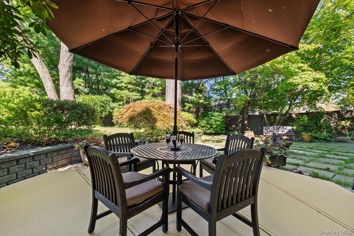 71 Cove Road, Huntington, NY 11743