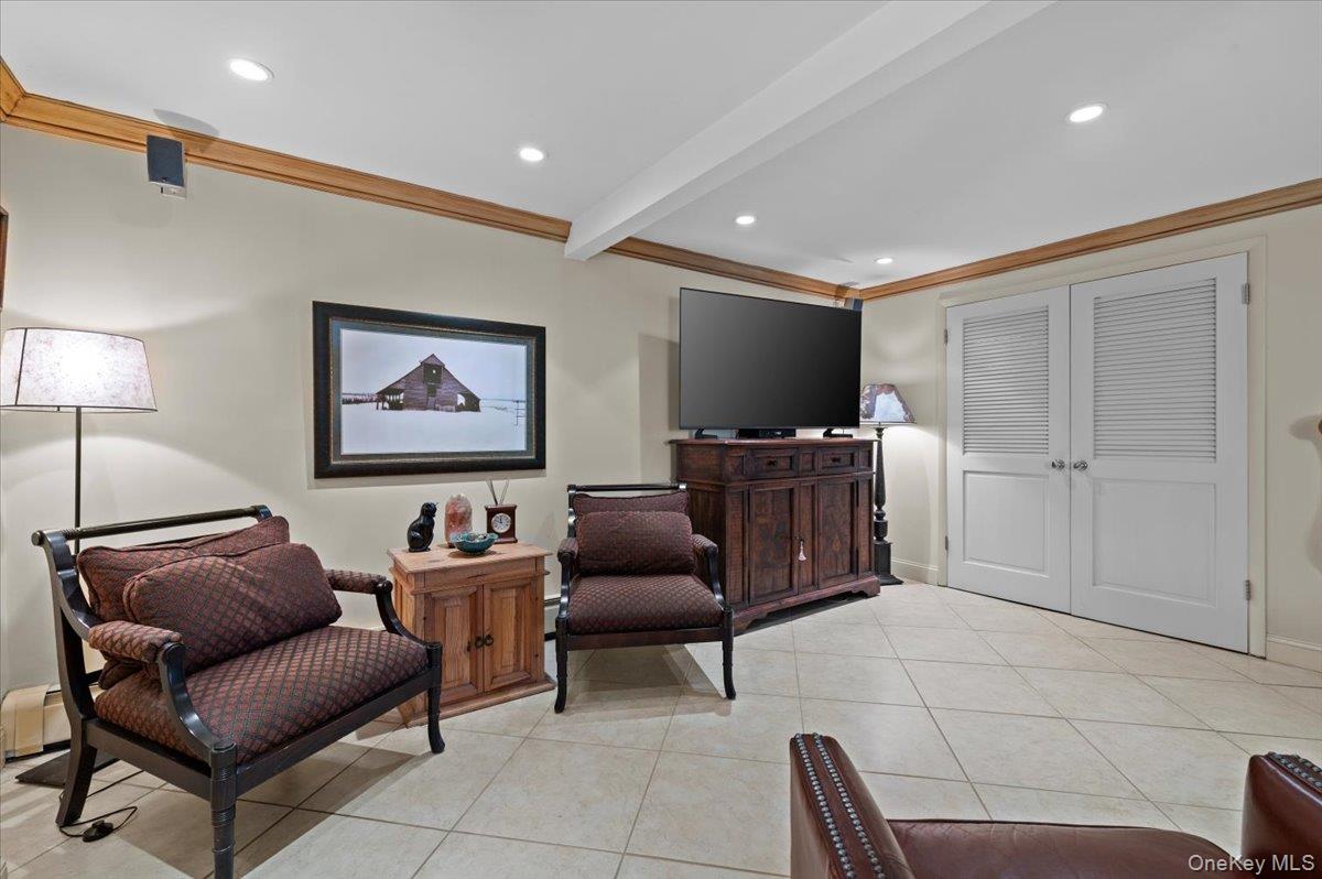 71 Cove Road, Huntington, NY 11743