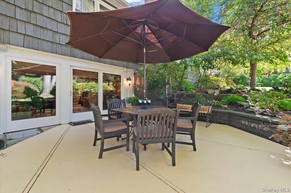 71 Cove Road, Huntington, NY 11743