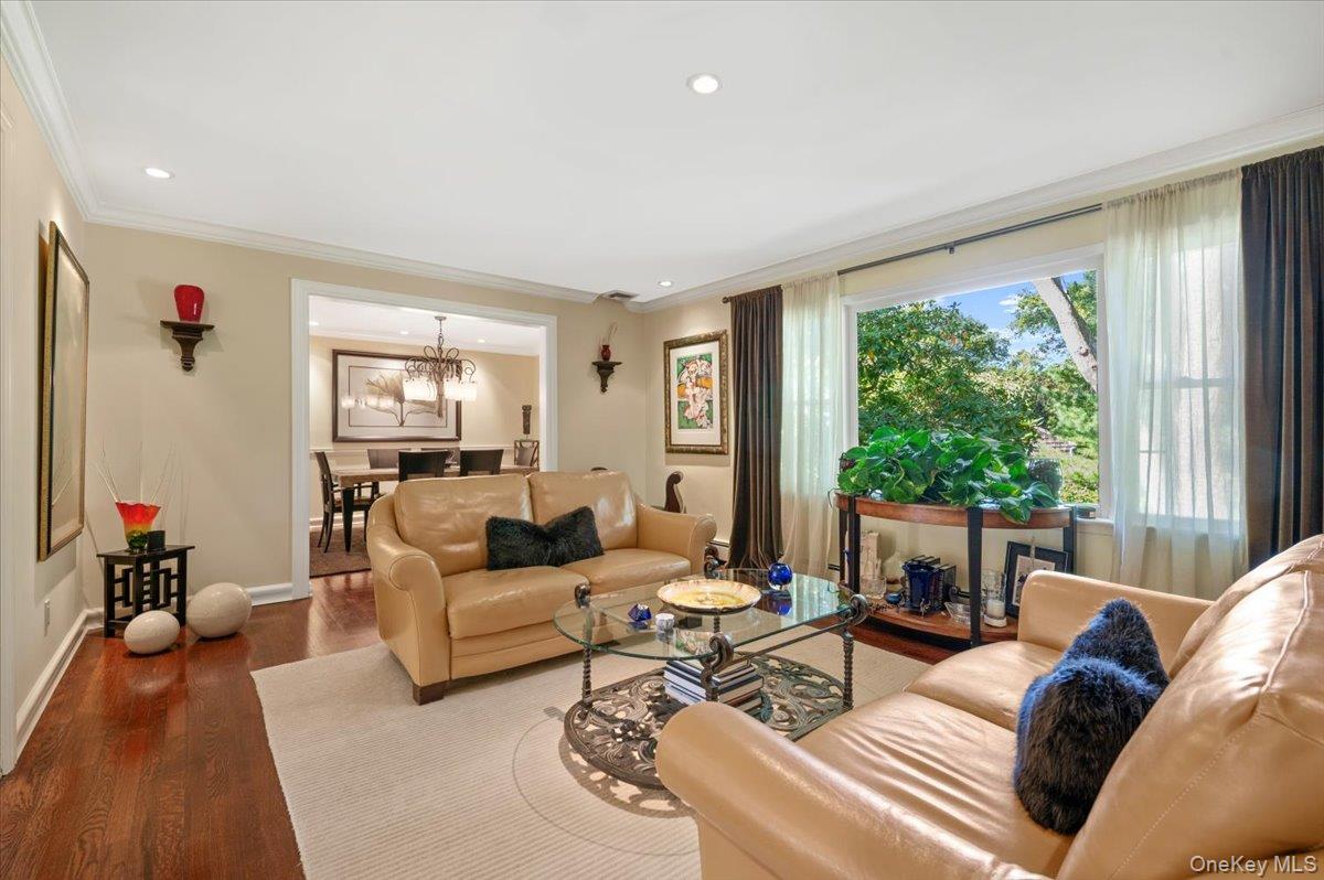 71 Cove Road, Huntington, NY 11743