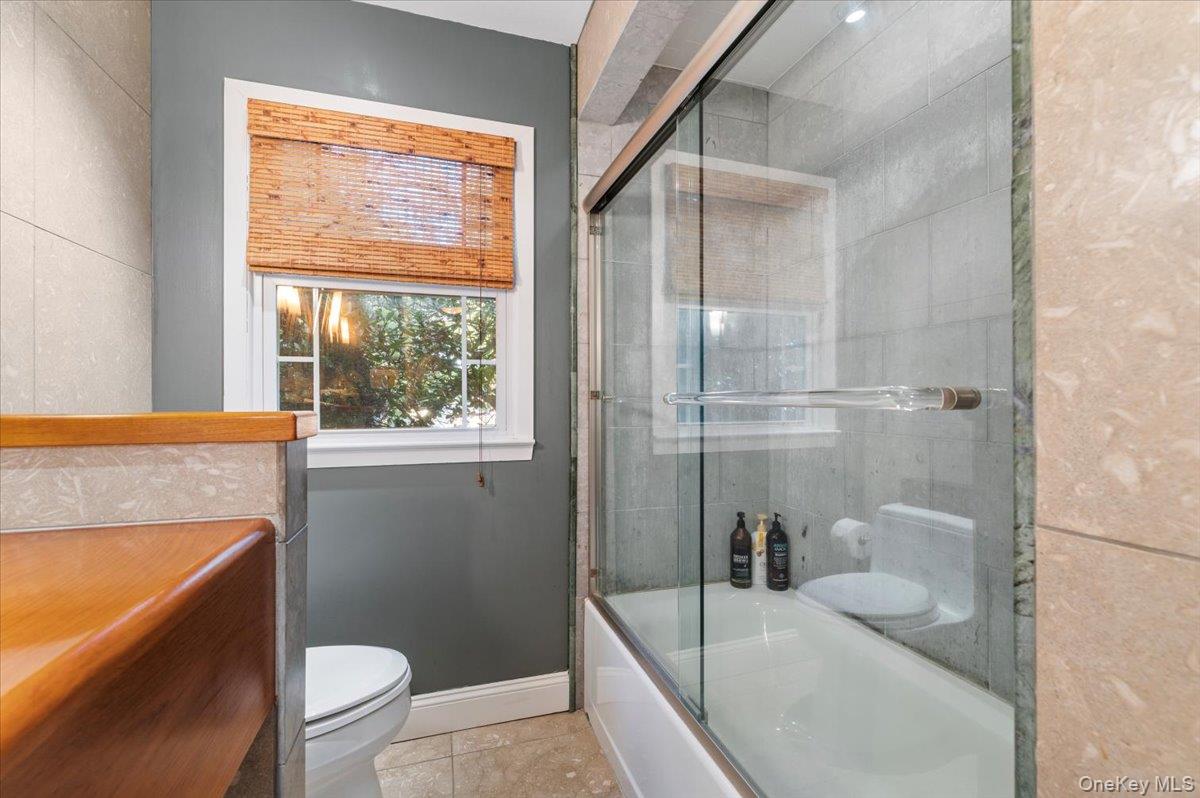 71 Cove Road, Huntington, NY 11743