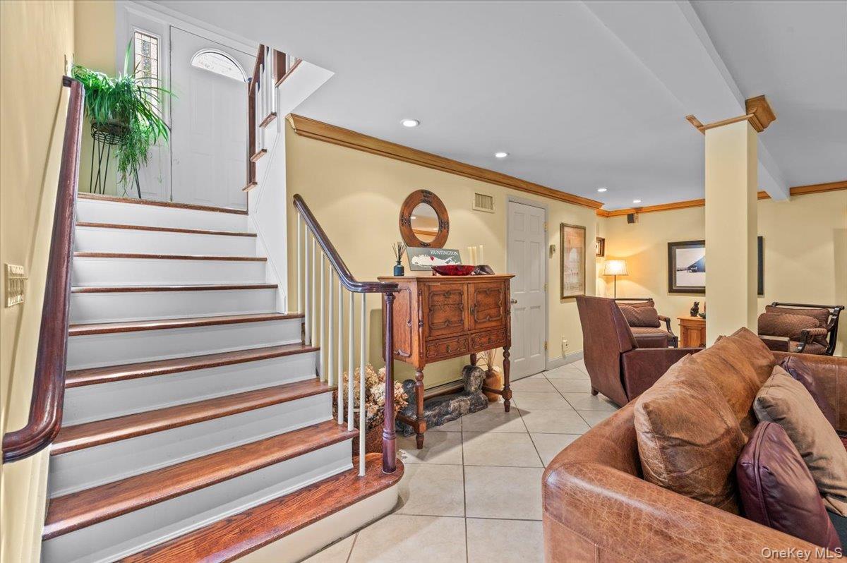 71 Cove Road, Huntington, NY 11743