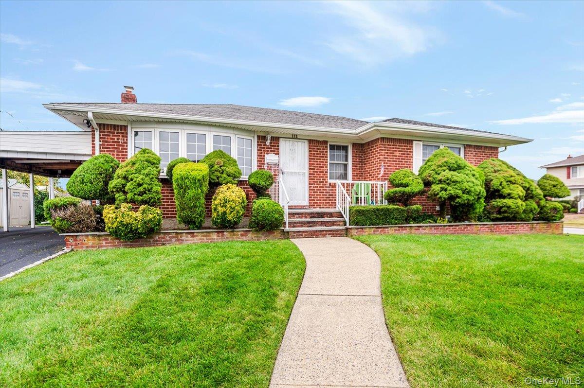 111 Michael Place, Bethpage, NY 11714