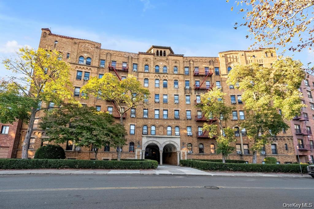 83-44 Lefferts Boulevard # 3C, Kew Gardens, NY 11415
