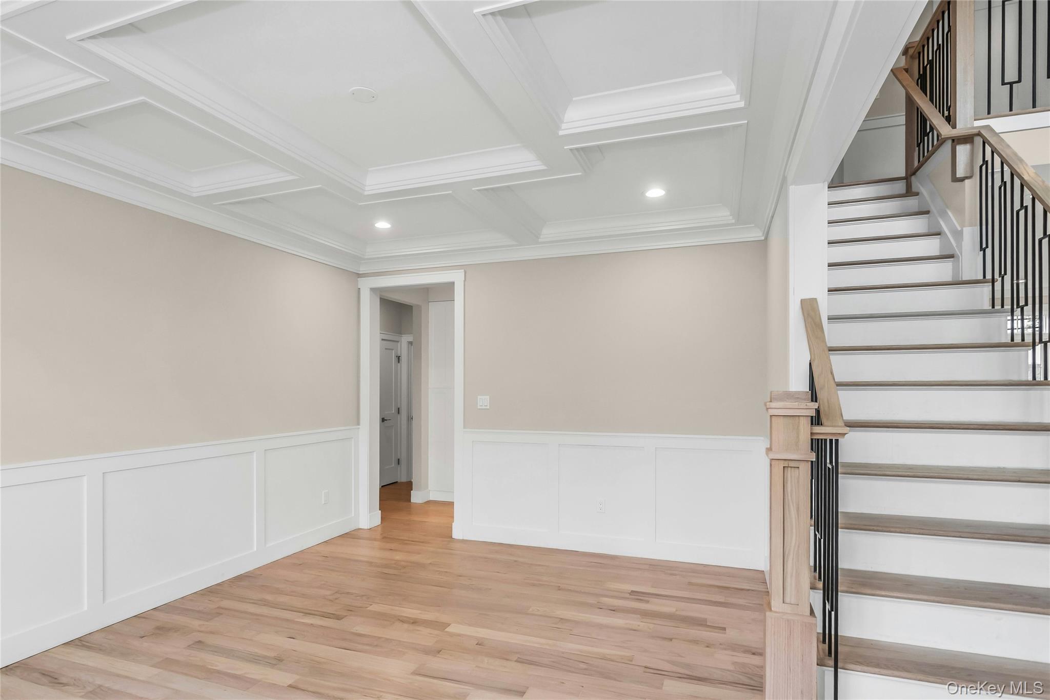 22 Cheshire Avenue, Syosset, NY 11791