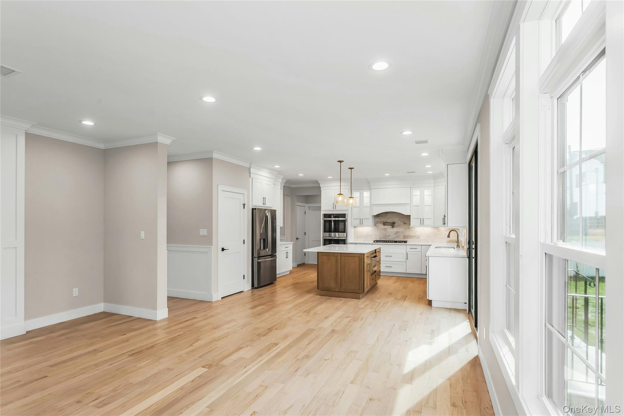 22 Cheshire Avenue, Syosset, NY 11791