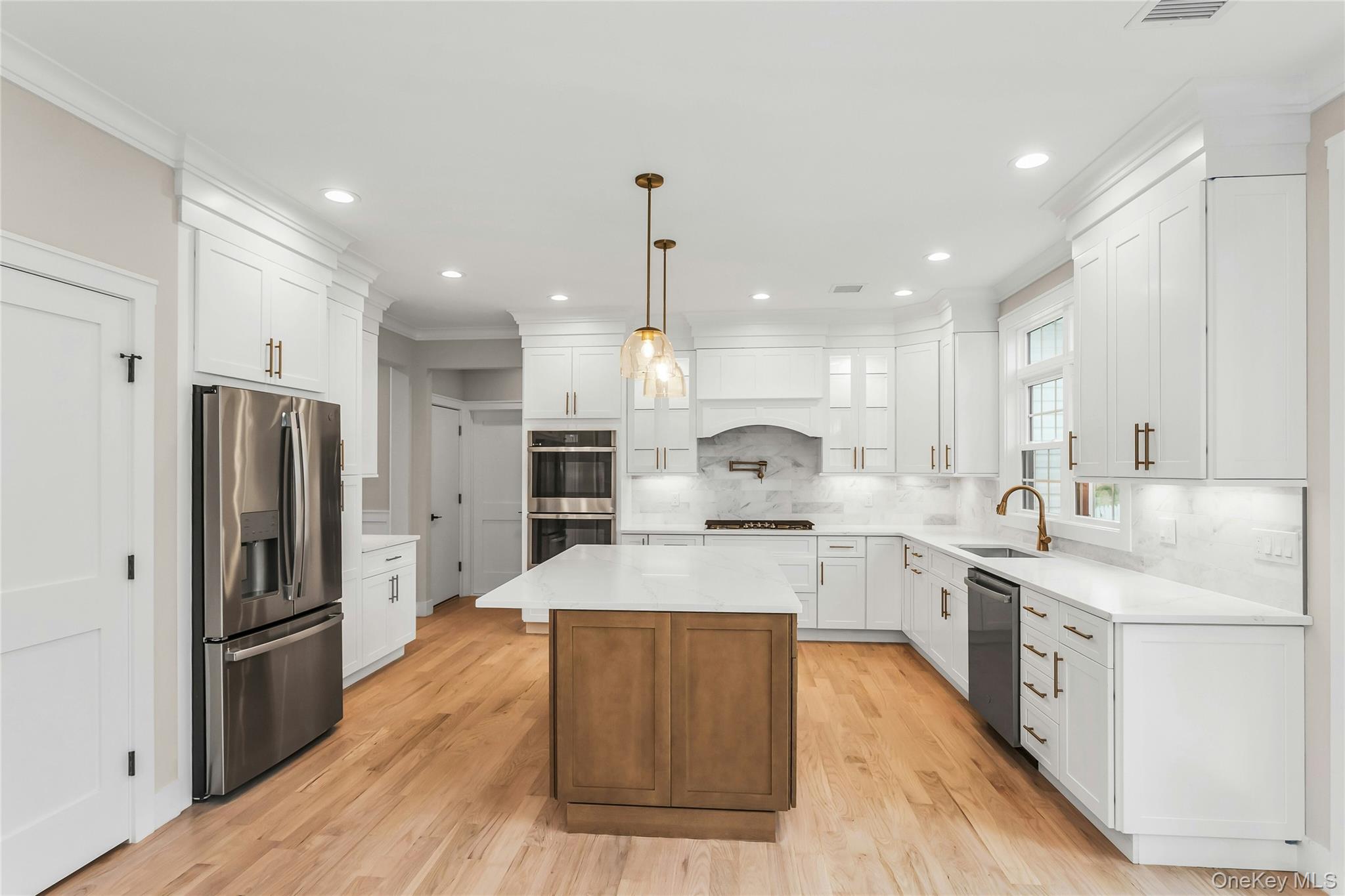 22 Cheshire Avenue, Syosset, NY 11791