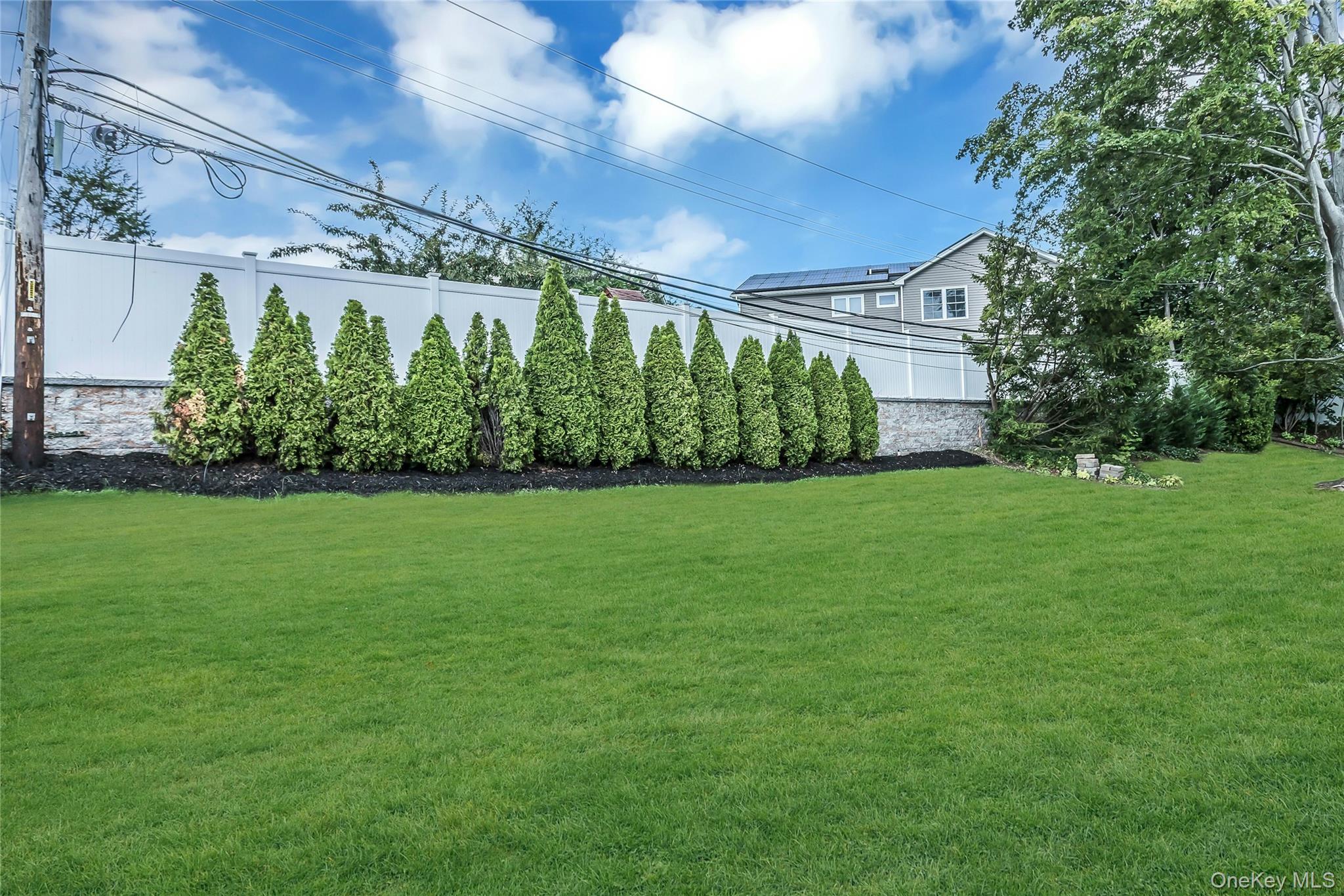 22 Cheshire Avenue, Syosset, NY 11791