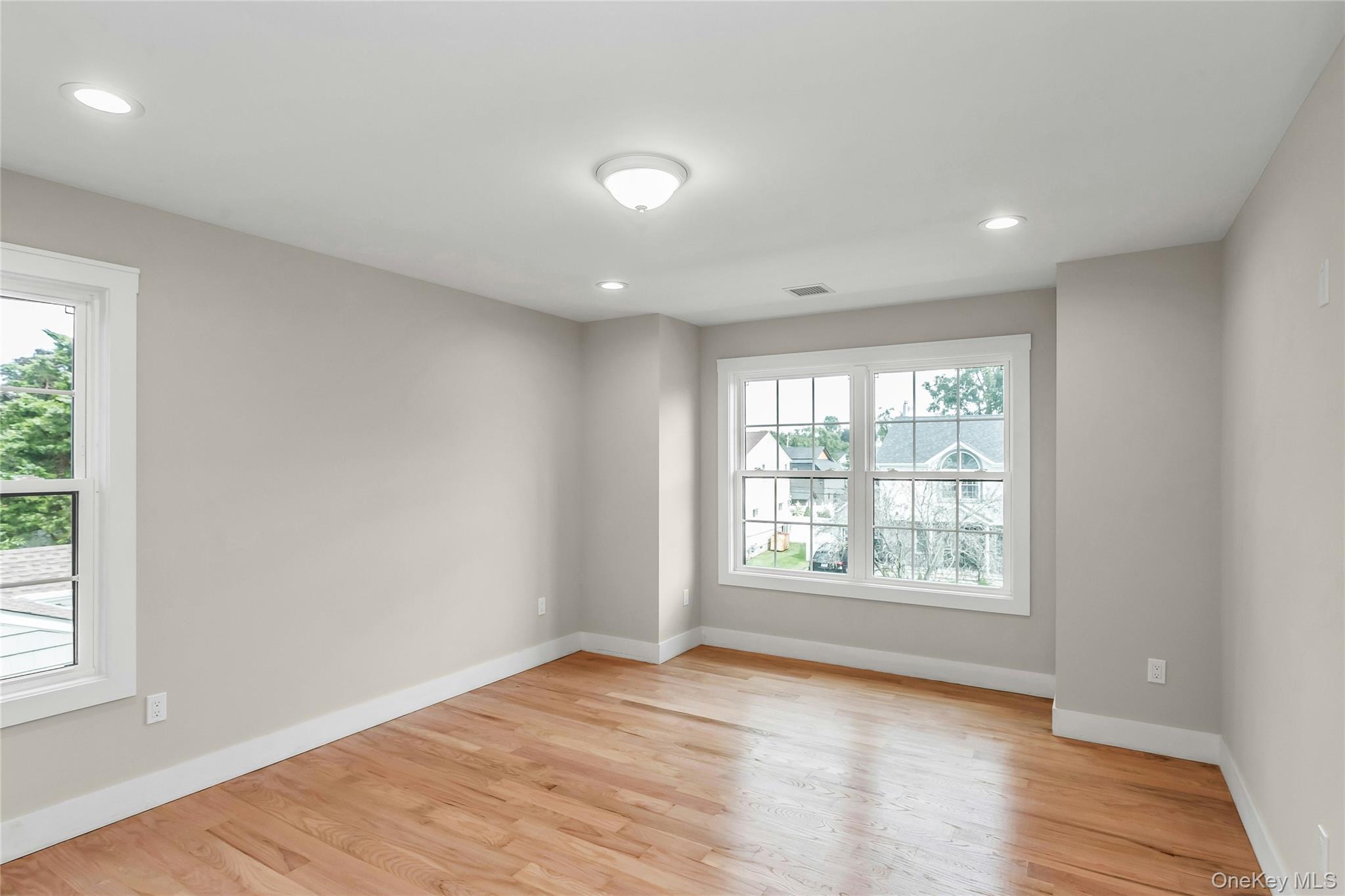 22 Cheshire Avenue, Syosset, NY 11791