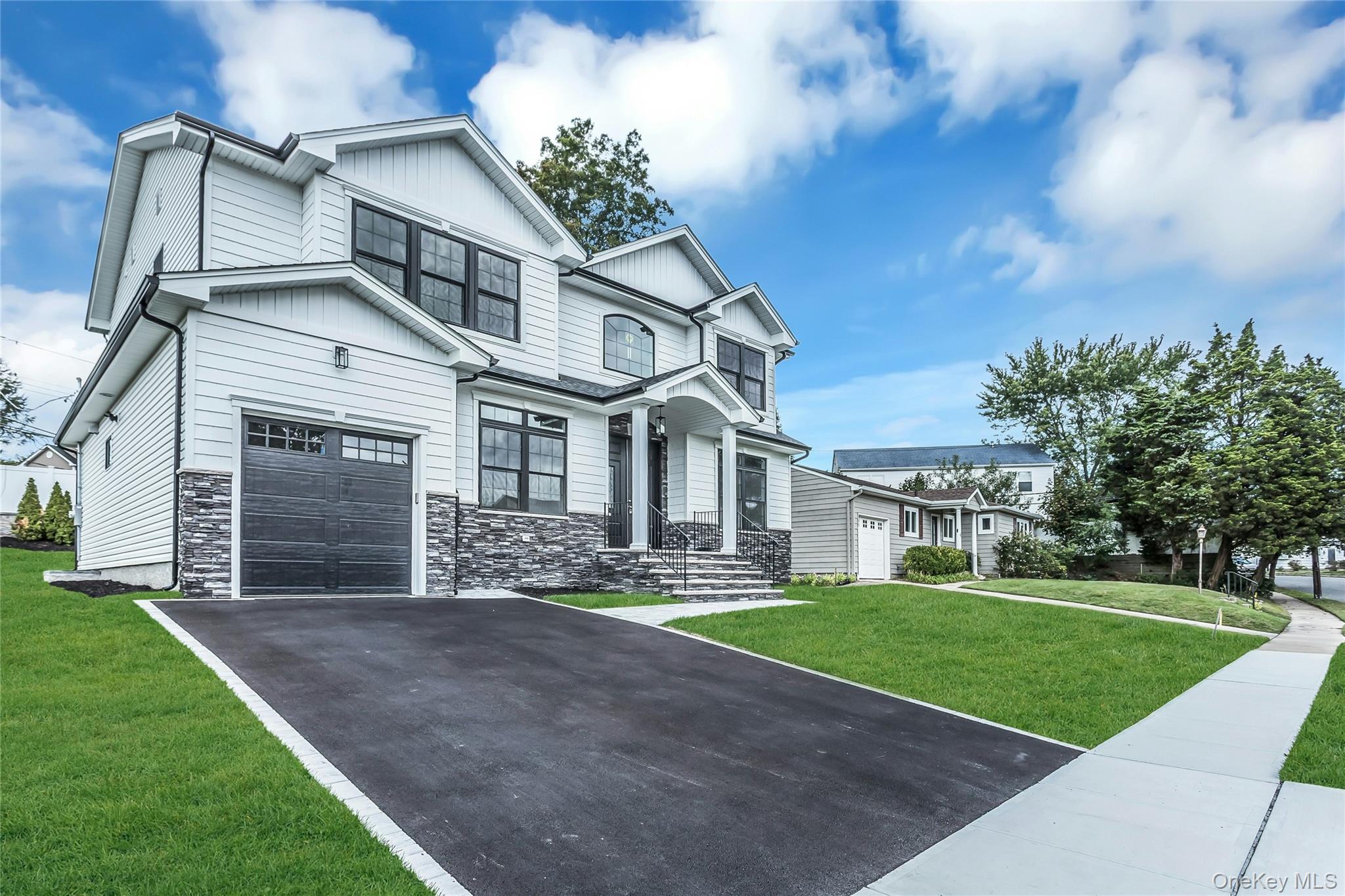 22 Cheshire Avenue, Syosset, NY 11791