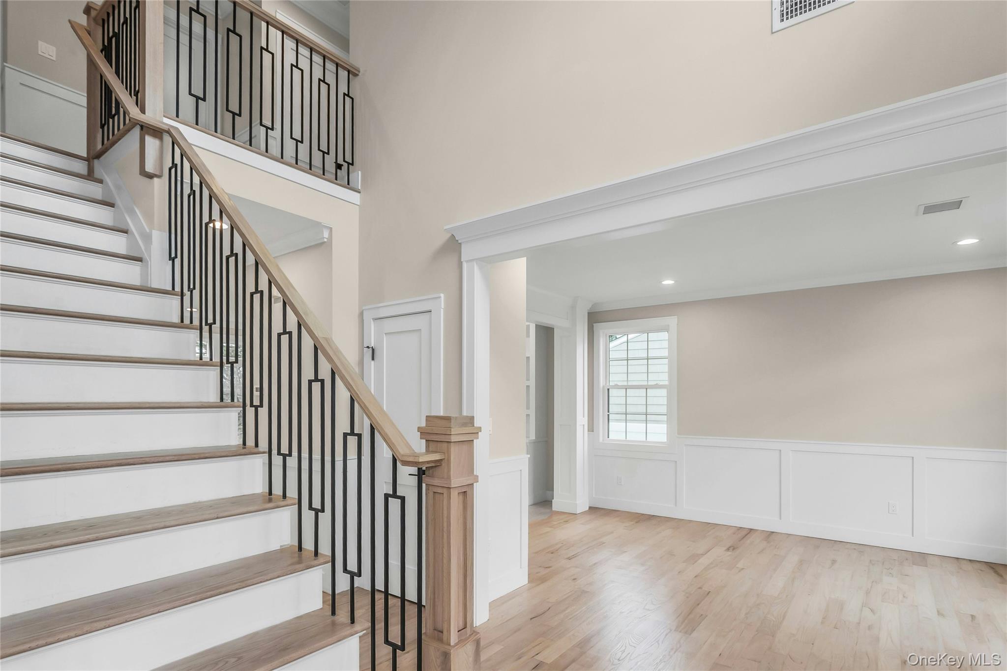 22 Cheshire Avenue, Syosset, NY 11791