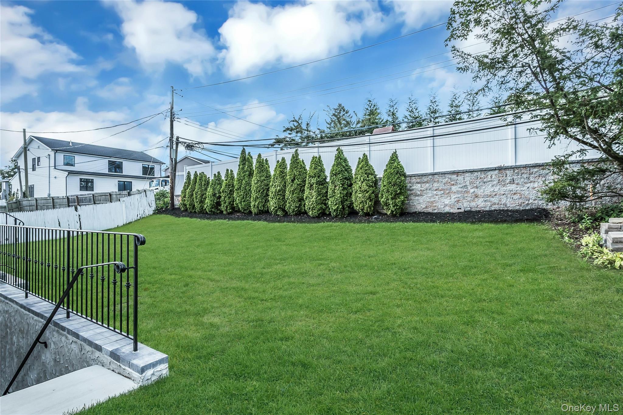 22 Cheshire Avenue, Syosset, NY 11791