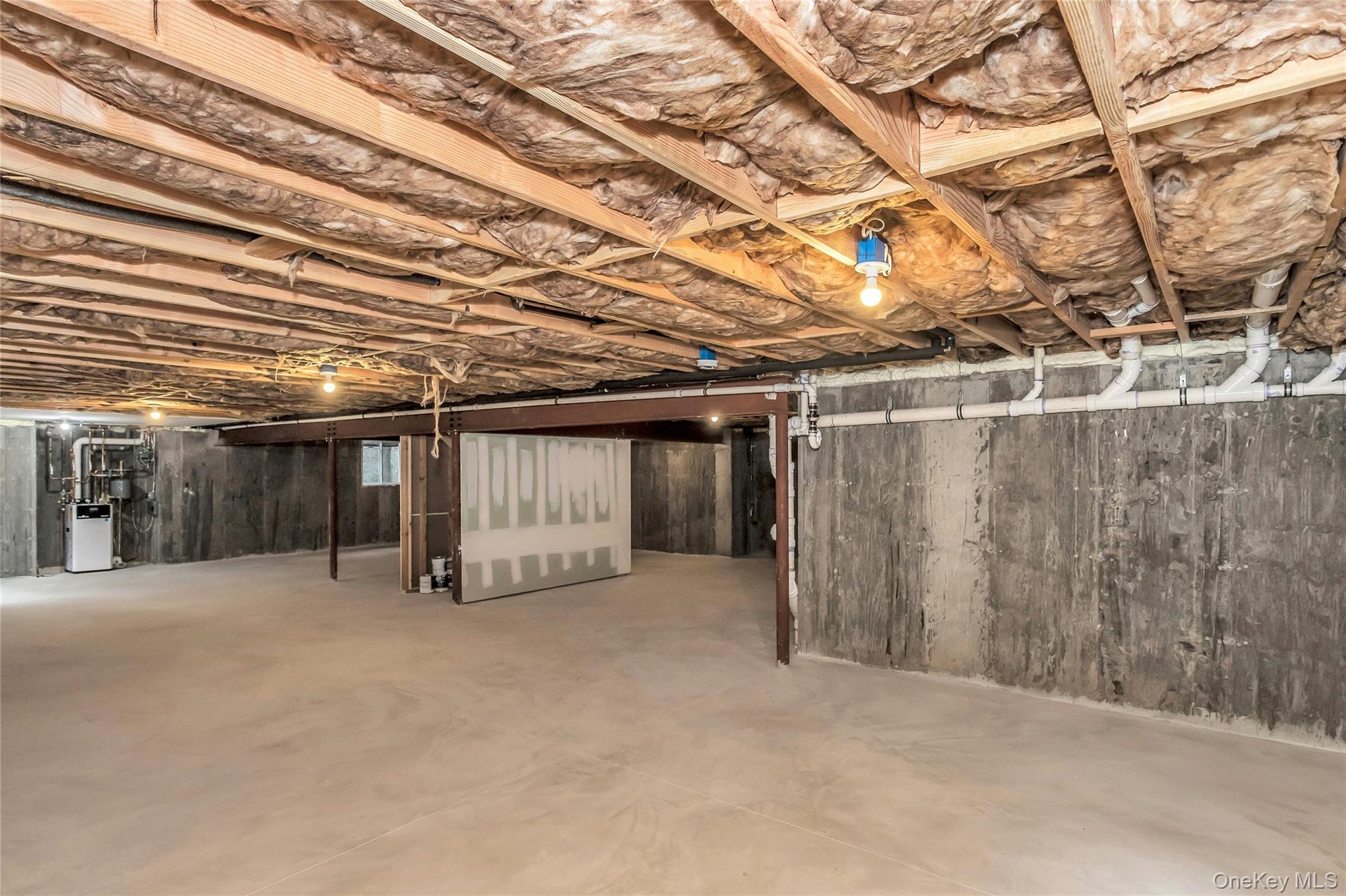 22 Cheshire Avenue, Syosset, NY 11791