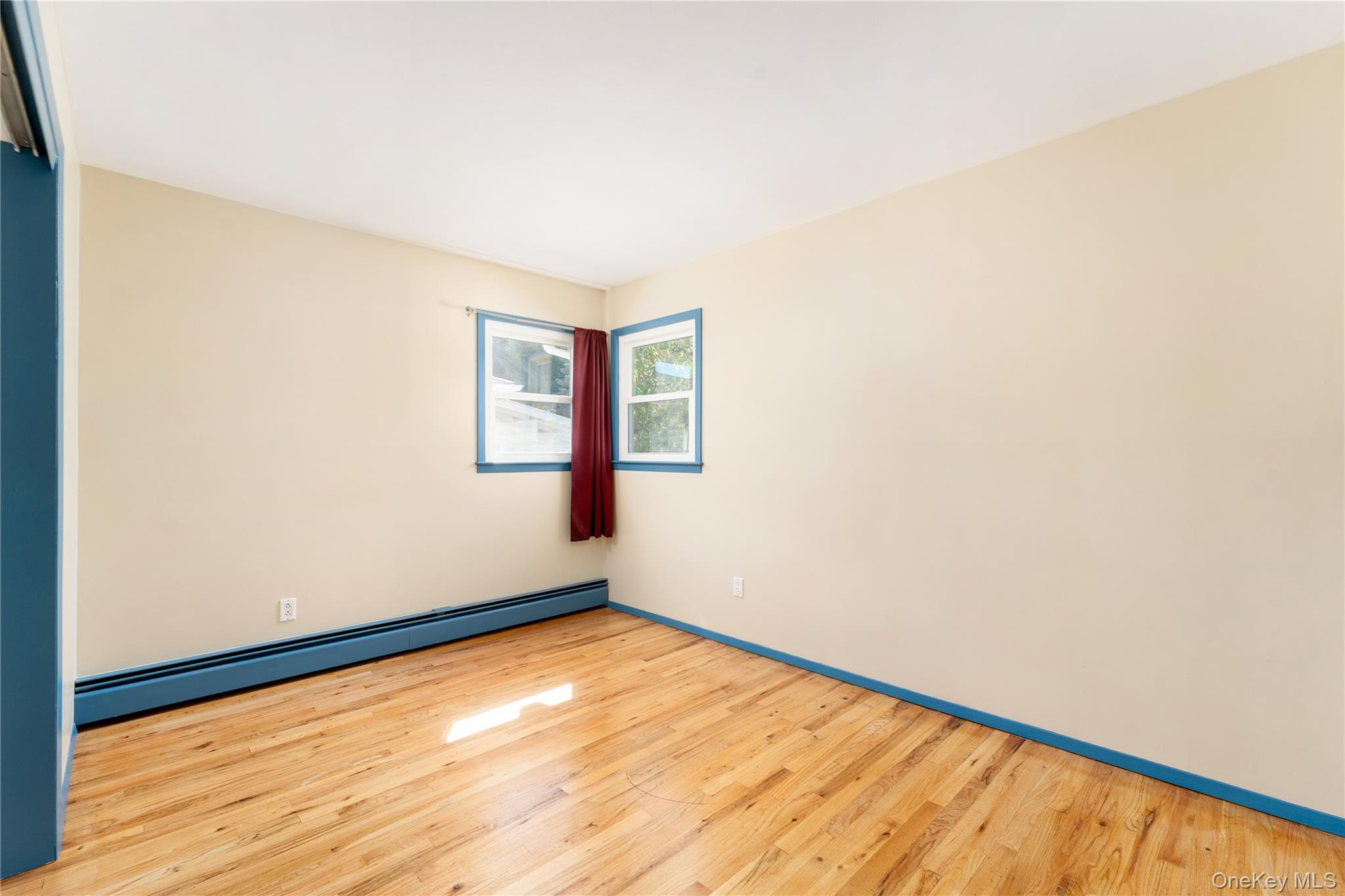 6 Merle Place, Deer Park, NY 11729