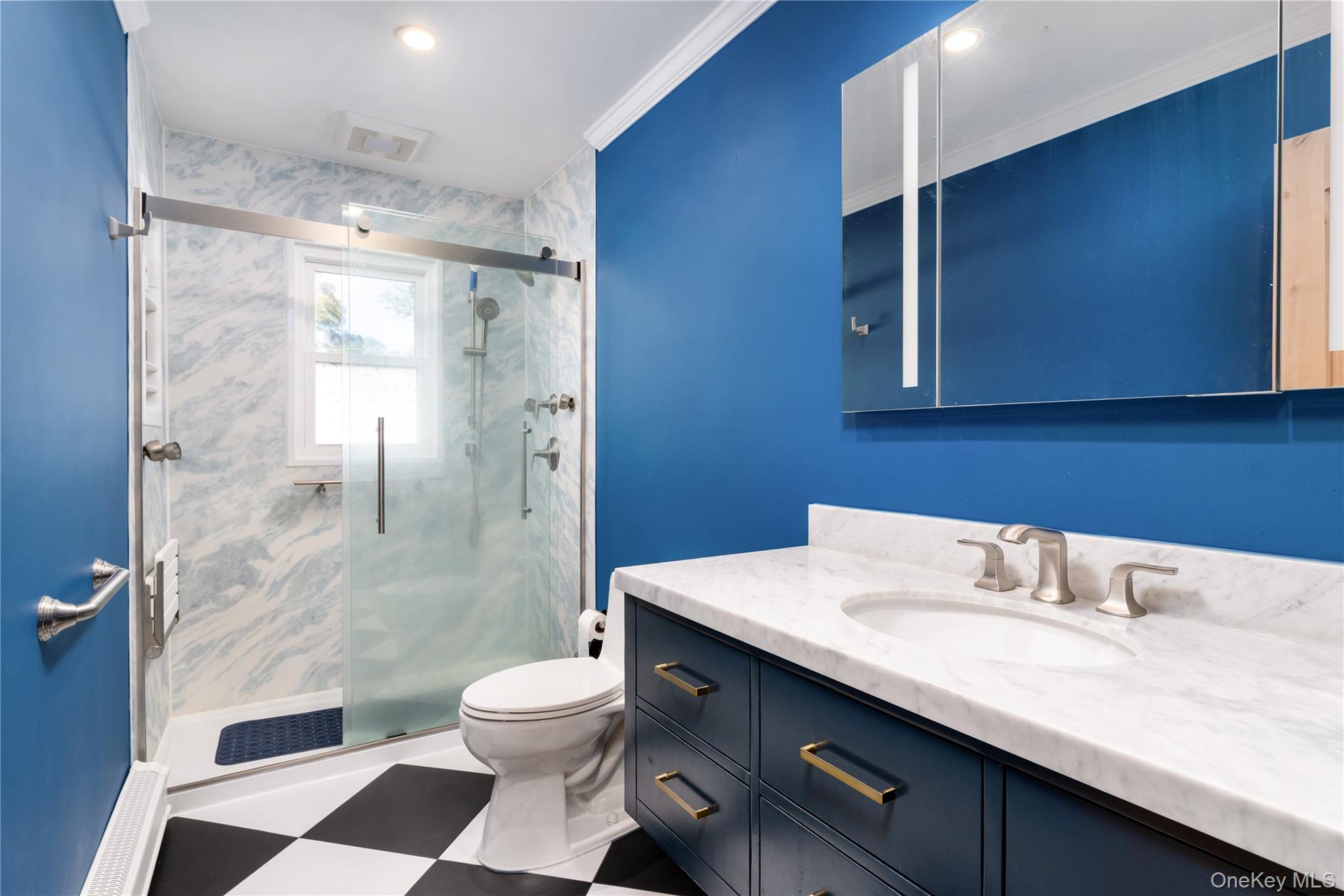 6 Merle Place, Deer Park, NY 11729