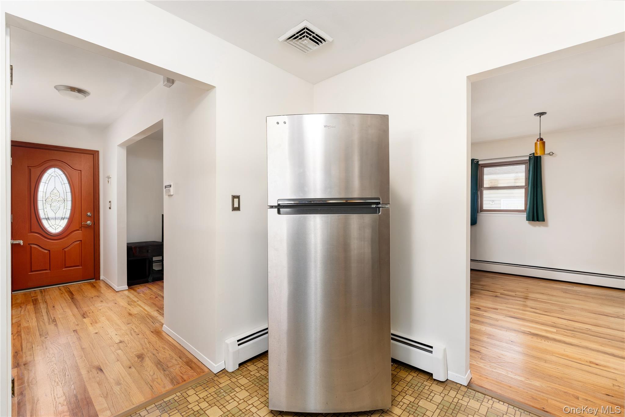 6 Merle Place, Deer Park, NY 11729